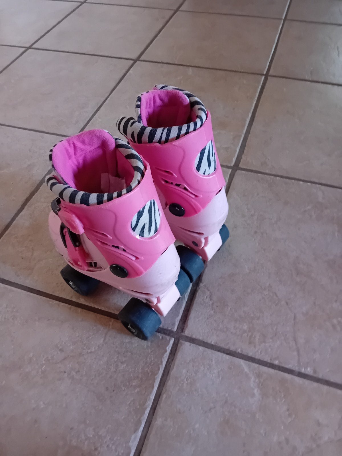 Roze verstelbare rolschaatsen voor kinderen, Kinderen en Baby's, Speelgoed | Buiten | Rolschaatsen, Ophalen of Verzenden, Verstelbaar