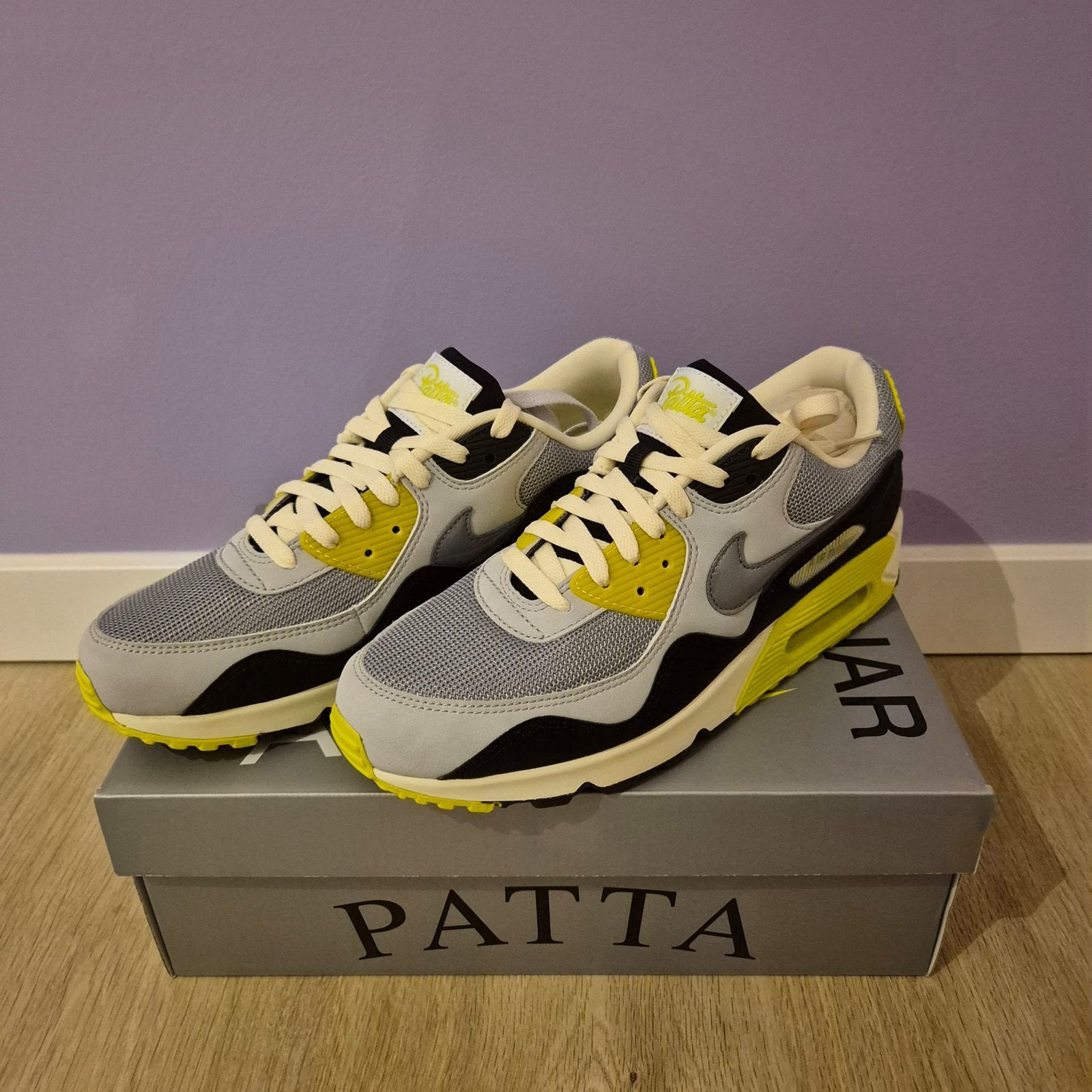 Nike Air Max 90 x Patta Waves Cyber / Grey 43, Ophalen of Verzenden, Nieuw, Overige kleuren