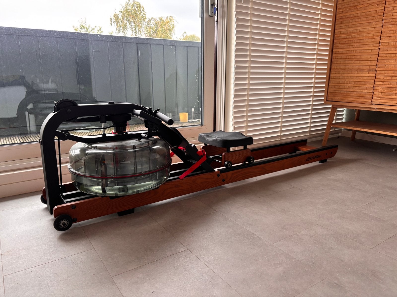 Life Fitness Roeitrainer Row HX - Waterweerstand, Ophalen, Overige materialen, Armen, Zo goed als nieuw