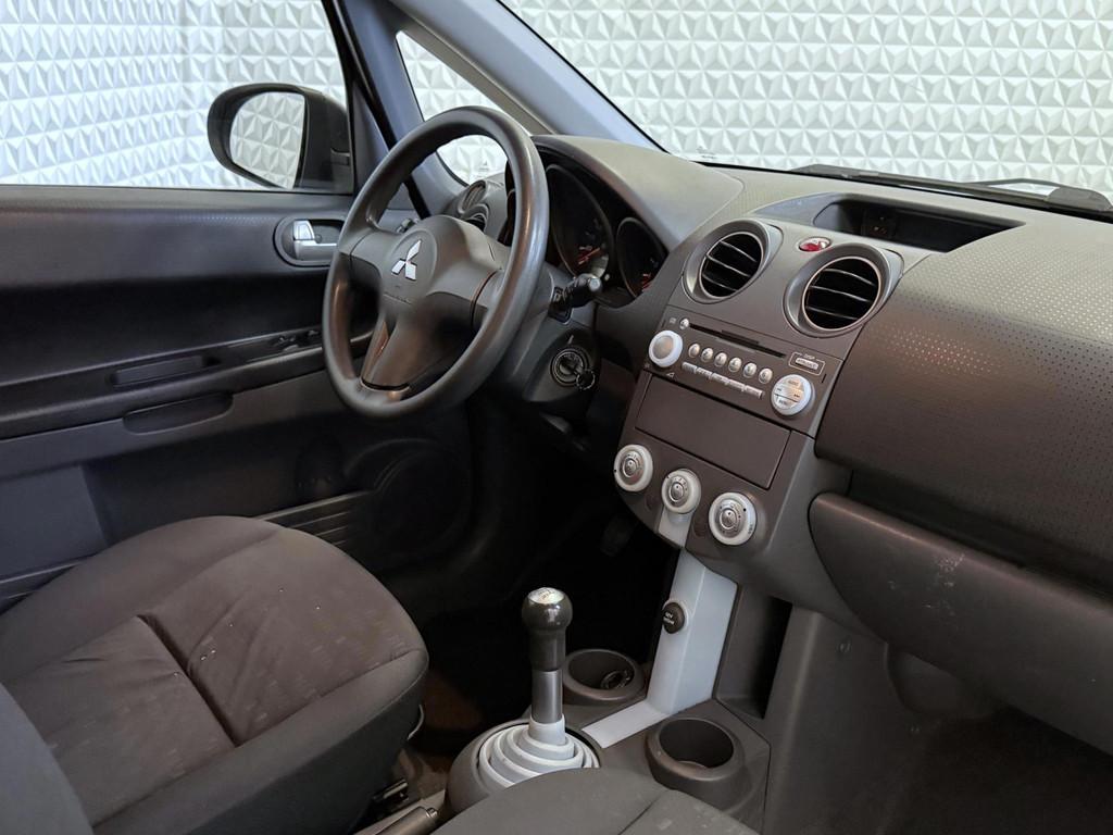 Mitsubishi Colt 1.3 Invite Airco 162.000km (2005), Auto's, Voorwielaandrijving, Stof, Gebruikt, Colt