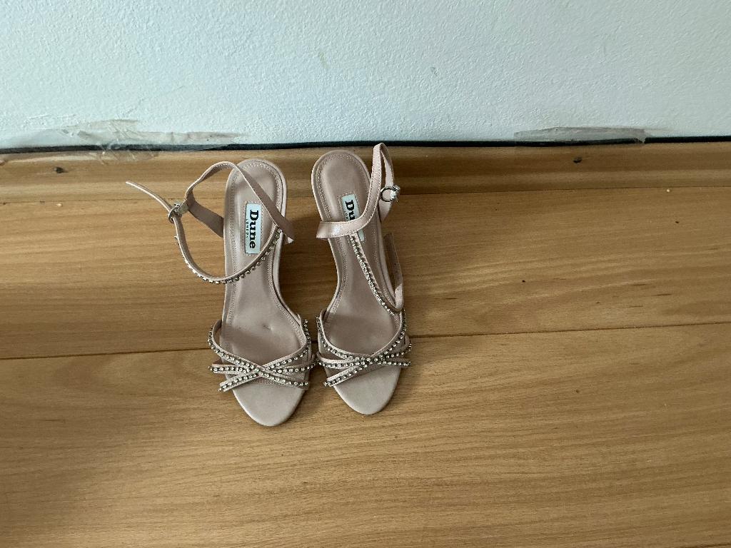 Te koop damesschoenen, Beige, Gedragen, Sandalen of Muiltjes, Ophalen of Verzenden