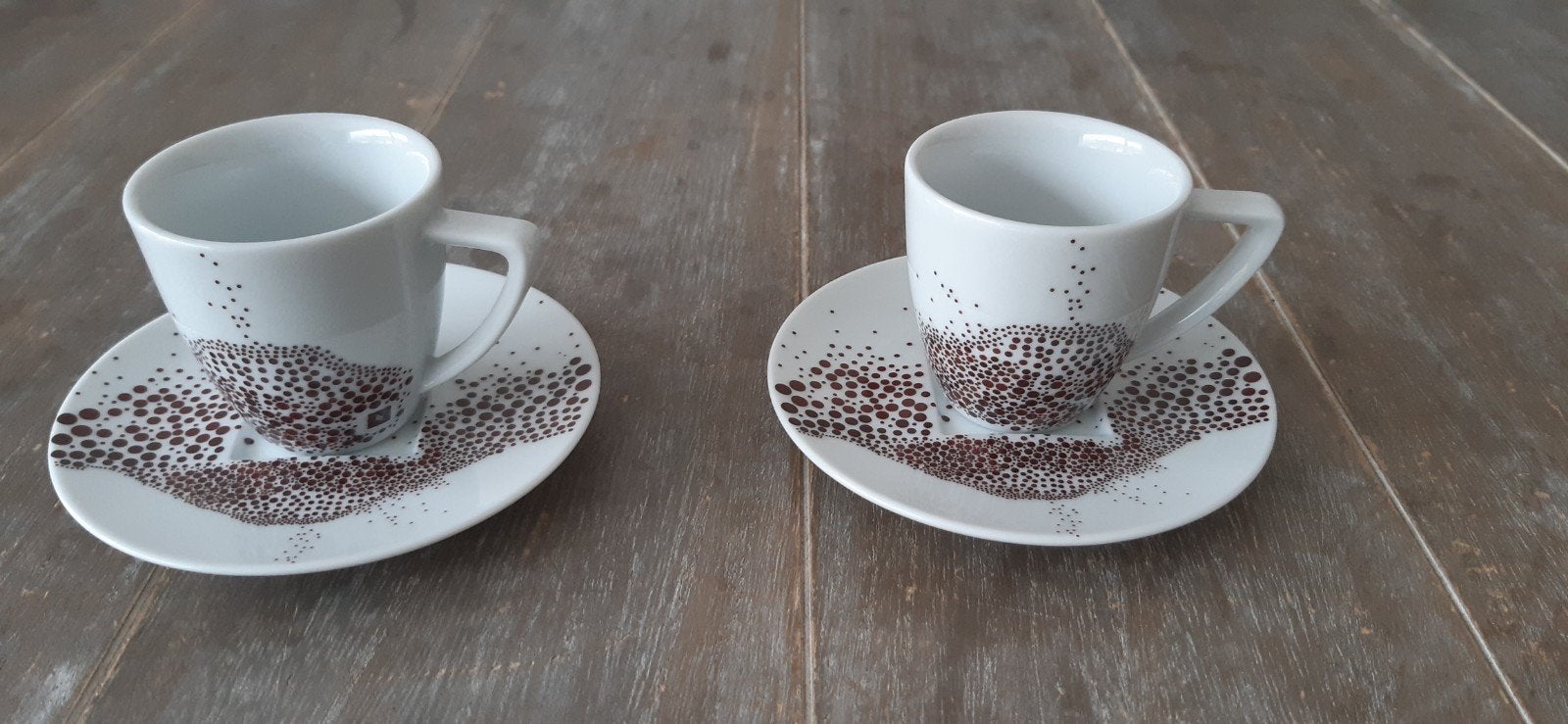 Nespresso kop en schotel wit/bruin - 2 stuks, Overige merken, Nieuw, Ophalen of Verzenden, Overige stijlen