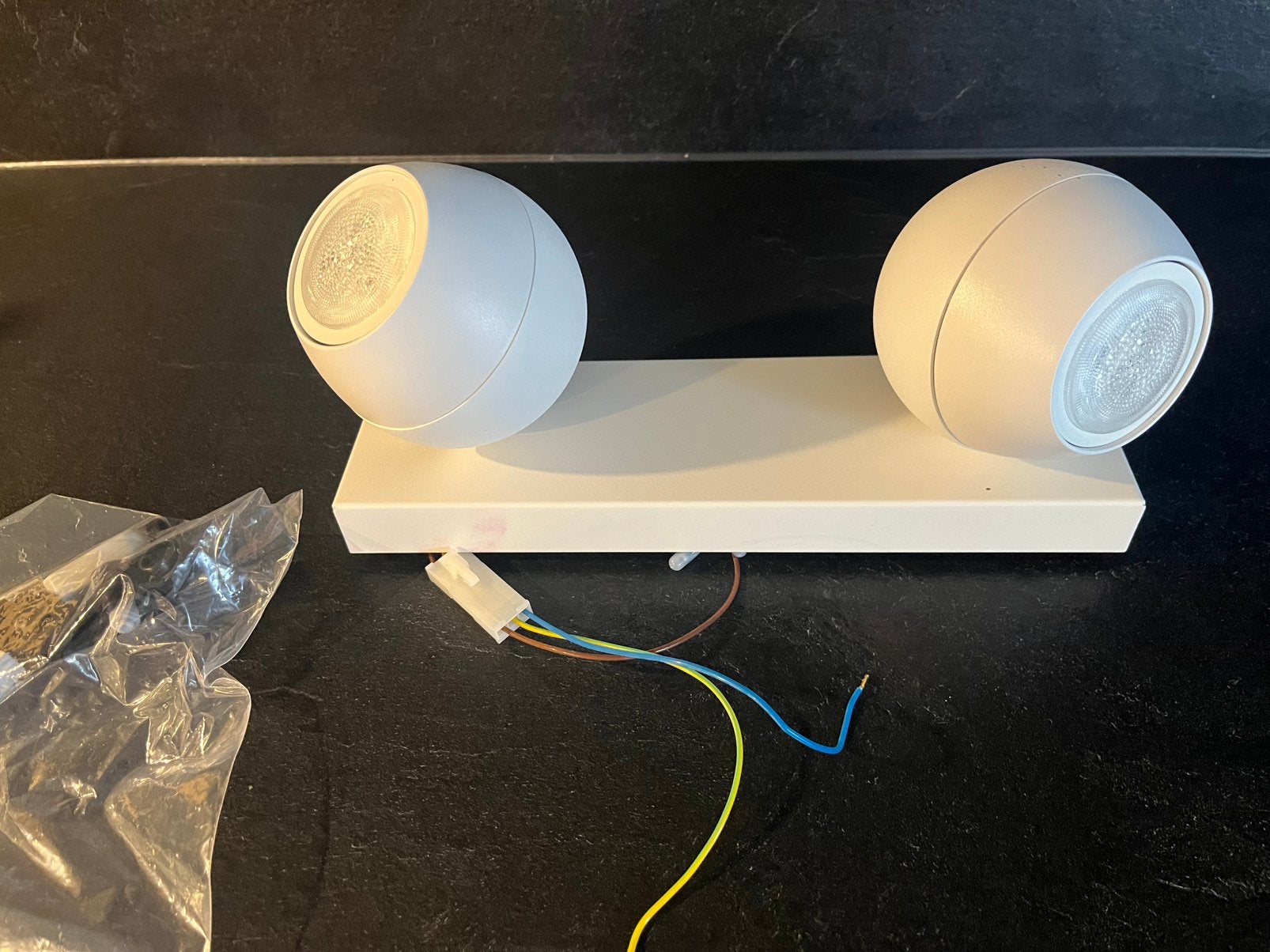 Philips Hue Buckram 2 spot, Kunststof, Opbouwspot, Ophalen of Verzenden, Zo goed als nieuw