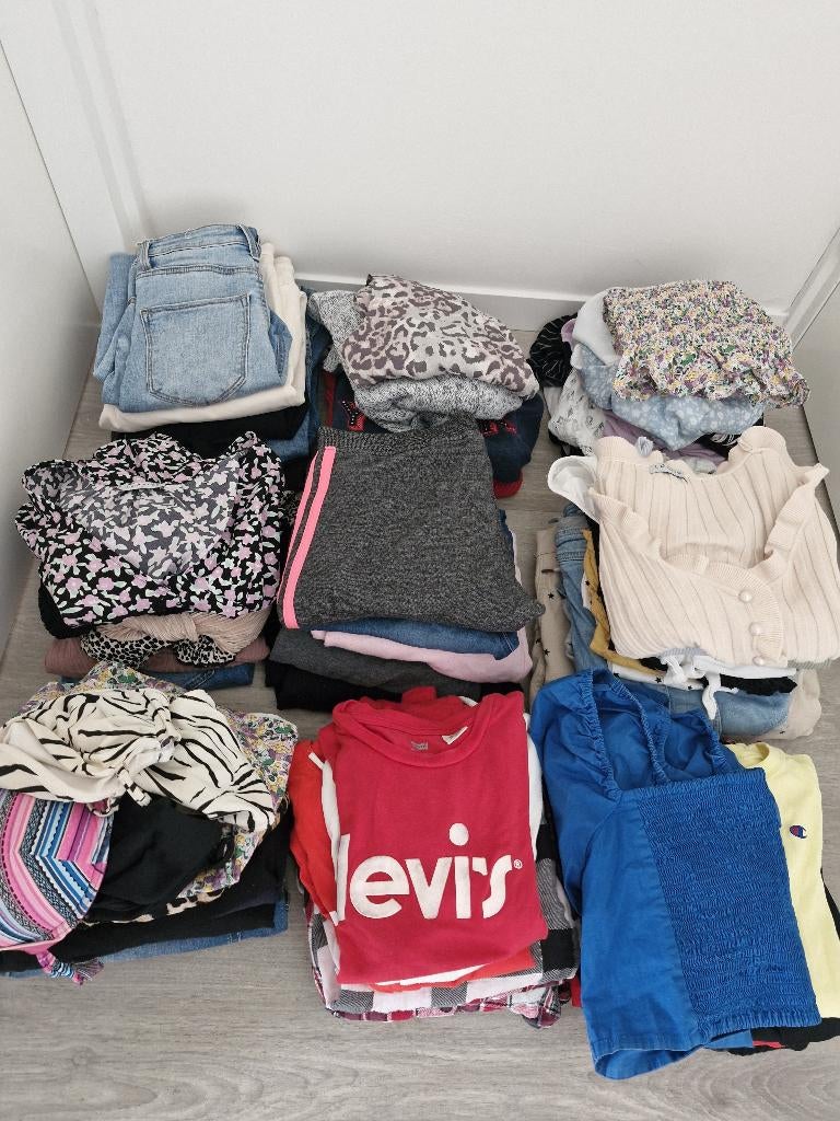 dameskleding ongeveer maat S/M circa 70 stuks, Kleding | Dames, Ophalen, Gedragen, Maat 38/40 (M)