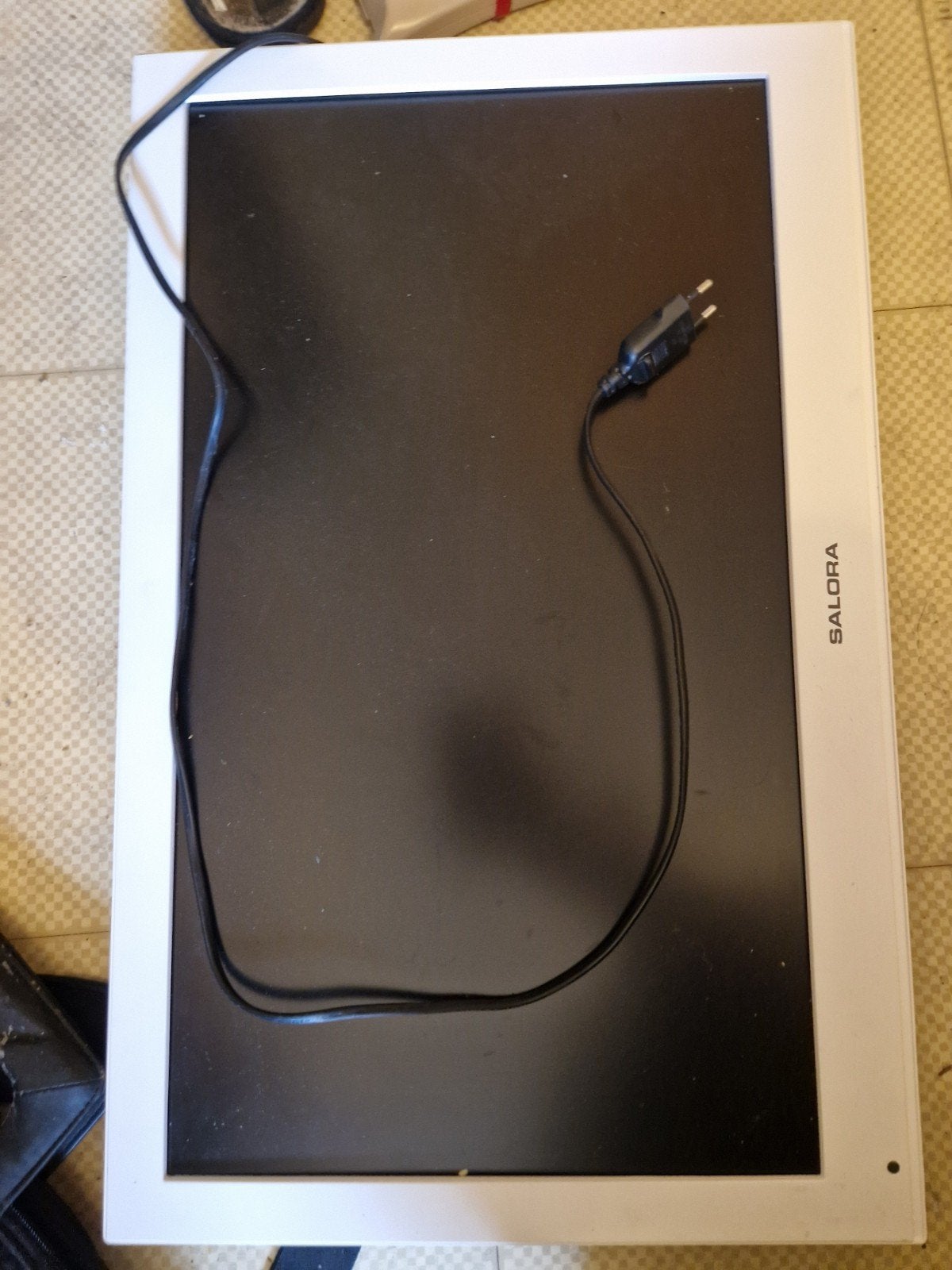 Salora LCD TV met afstandsbediening, Gebruikt, 50 Hz, 40 tot 60 cm, Ophalen