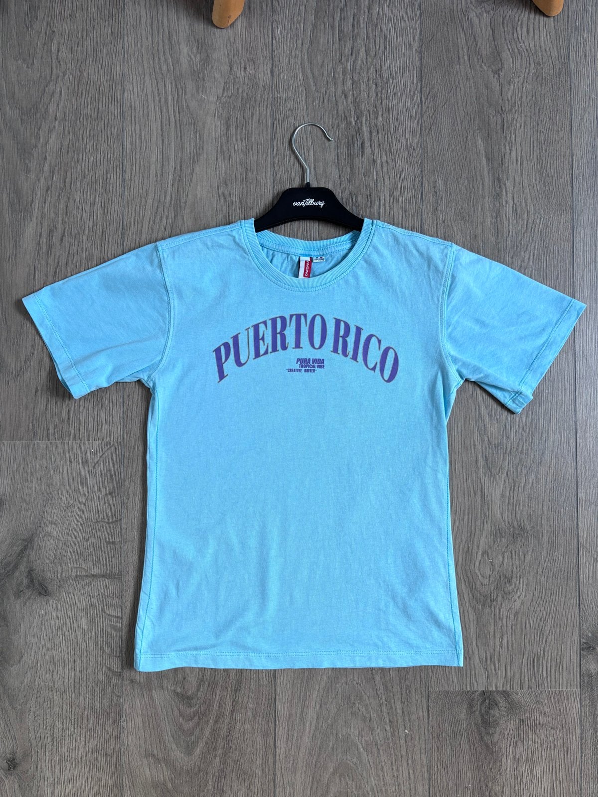 Vingino t-shirt maat 134/140 licht blauw voor jongens, Ophalen of Verzenden, Zo goed als nieuw, Jongen, Shirt of Longsleeve
