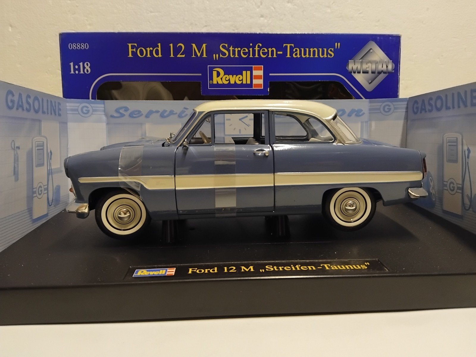 Ford Taunus 12 M Streifen blue Revell metal 1:18 KRD, Ophalen of Verzenden, Zo goed als nieuw, Auto, Revell