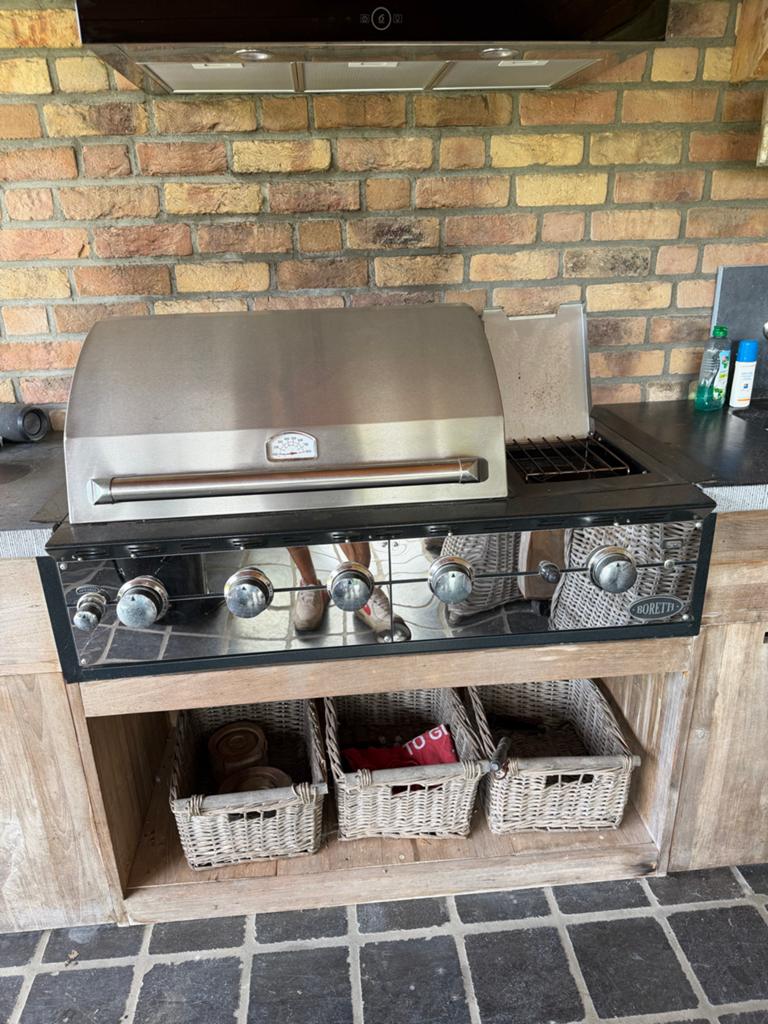 Boretti barbecue met onderhoud nodig, Ophalen, Gebruikt