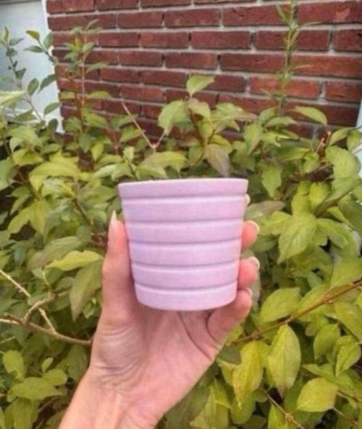 Drie roze bloempotten met ribbel - klein formaat, Rond, Ophalen of Verzenden, Zo goed als nieuw, Aardewerk