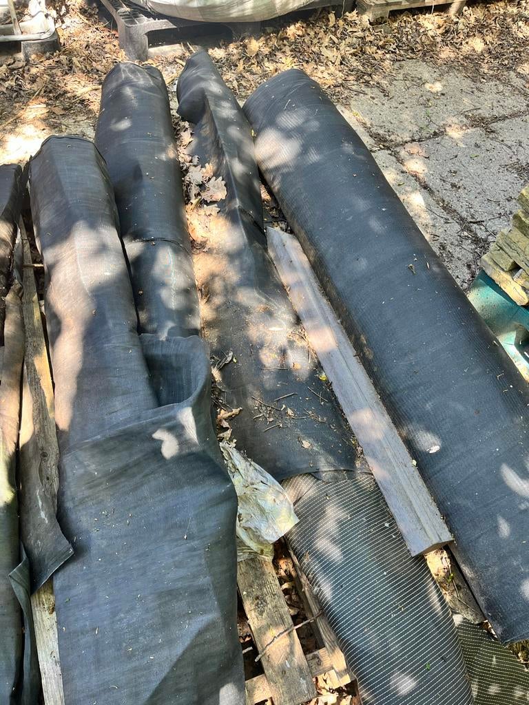 Worteldoek / Gronddoek - Diverse Rollen, Tuin en Terras, Ophalen, Zo goed als nieuw, 250 cm of meer, Palen