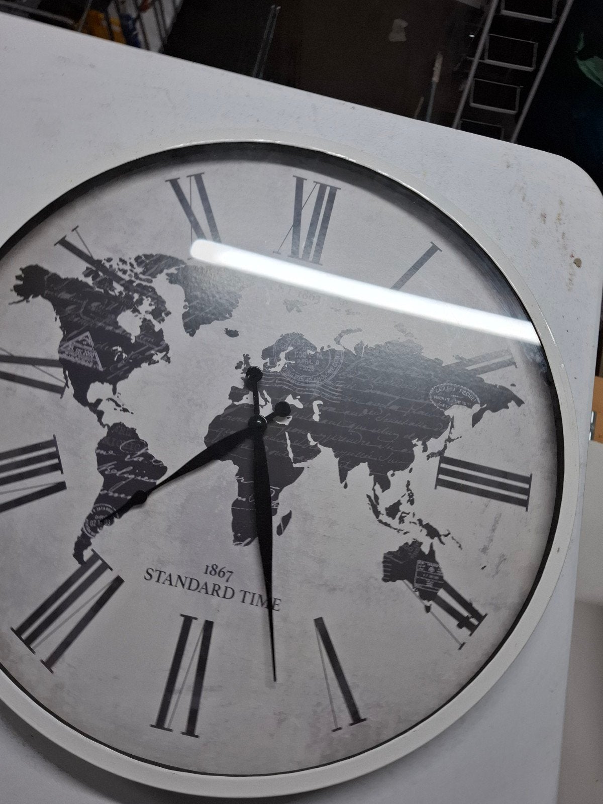 Grote Wandklok 'Old Town Clocks' Wereldkaart Design, Ophalen, Wit, Vintage, Analoog