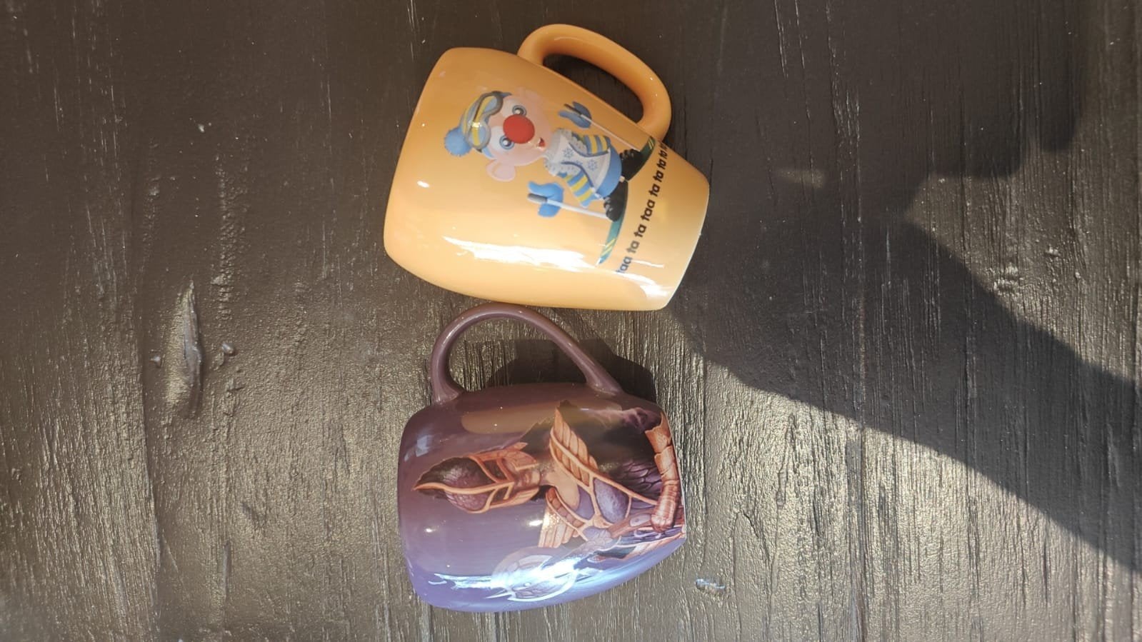 2x efteling mok, Huis en Inrichting, Keuken | Servies, Ophalen, Aardewerk, Overige stijlen, Kop(pen) en/of Schotel(s)