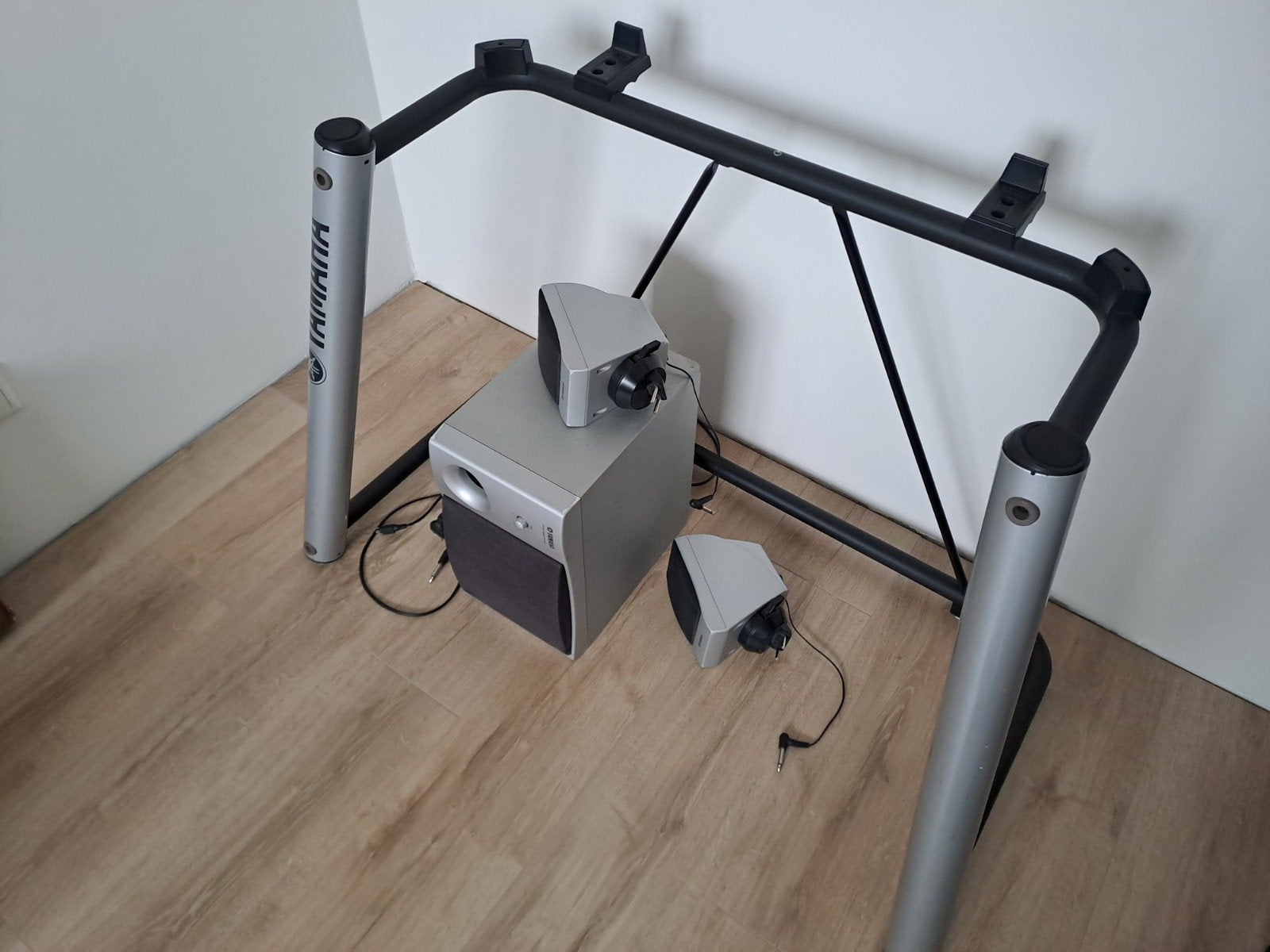 Yamaha Tyros 4 standaard en speakerset, Ophalen, Gebruikt, Inclusief kabels, Speakerset