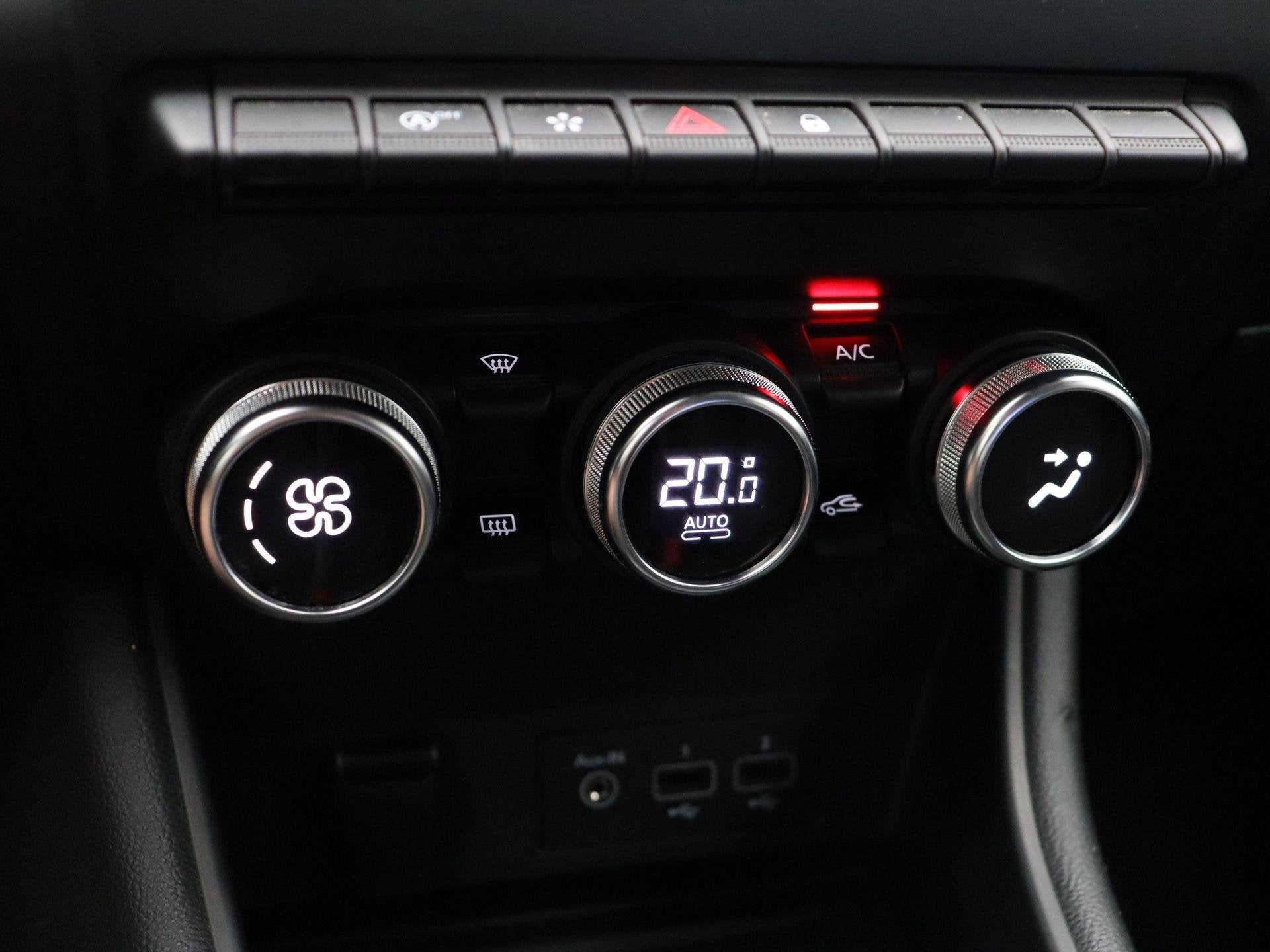 Foto 29 van Renault Captur TCe 100pk Intens | Climate Control | Bose aud