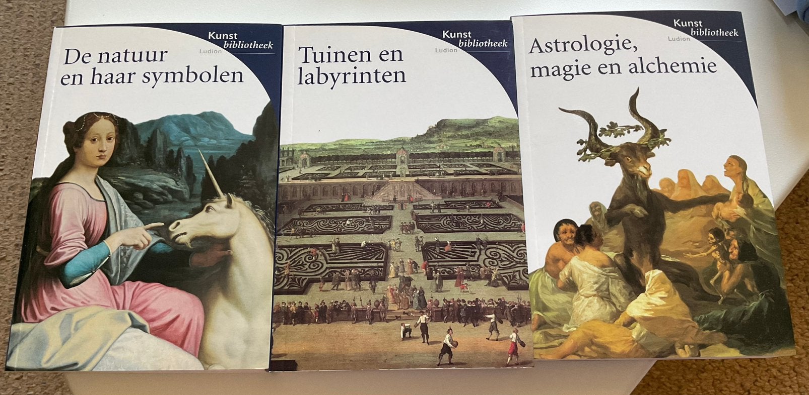 3 boeken Kunst Bibliotheek Ludion, Ophalen of Verzenden, Zo goed als nieuw
