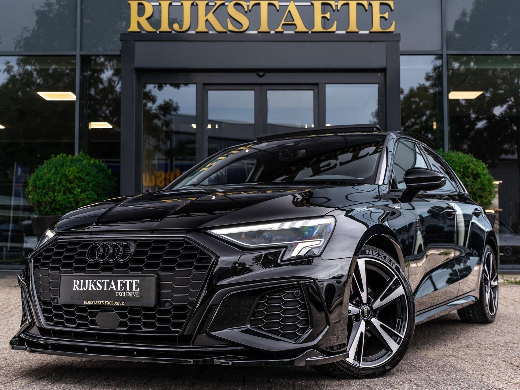 Audi A3 Sportback 35 TFSI S-Line|PANO|MATRIX|RS-LOOK|SFEER., Auto's, Dealer onderhouden, 4 cilinders, Leder en Stof, Zwart
