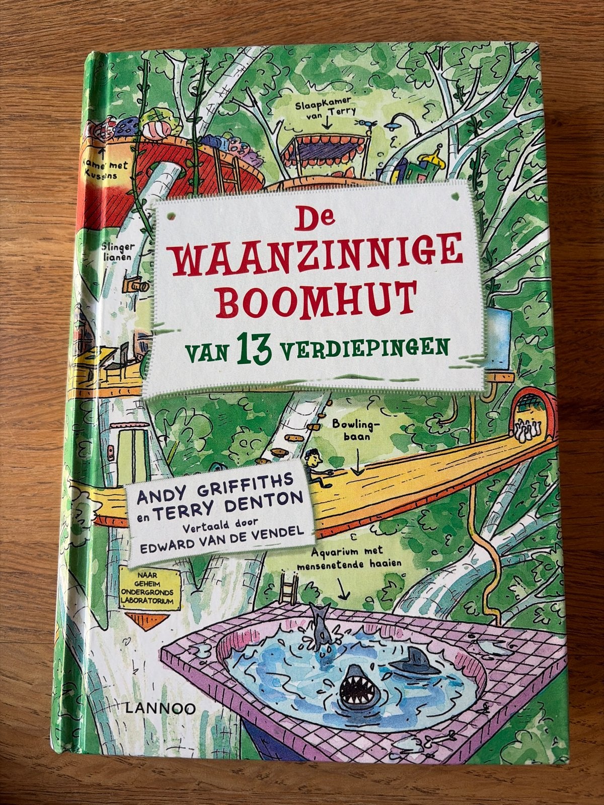 De Waanzinnige Boomhut van 13 Verdiepingen - Andy Griffiths, Ophalen of Verzenden, Zo goed als nieuw, Fictie algemeen