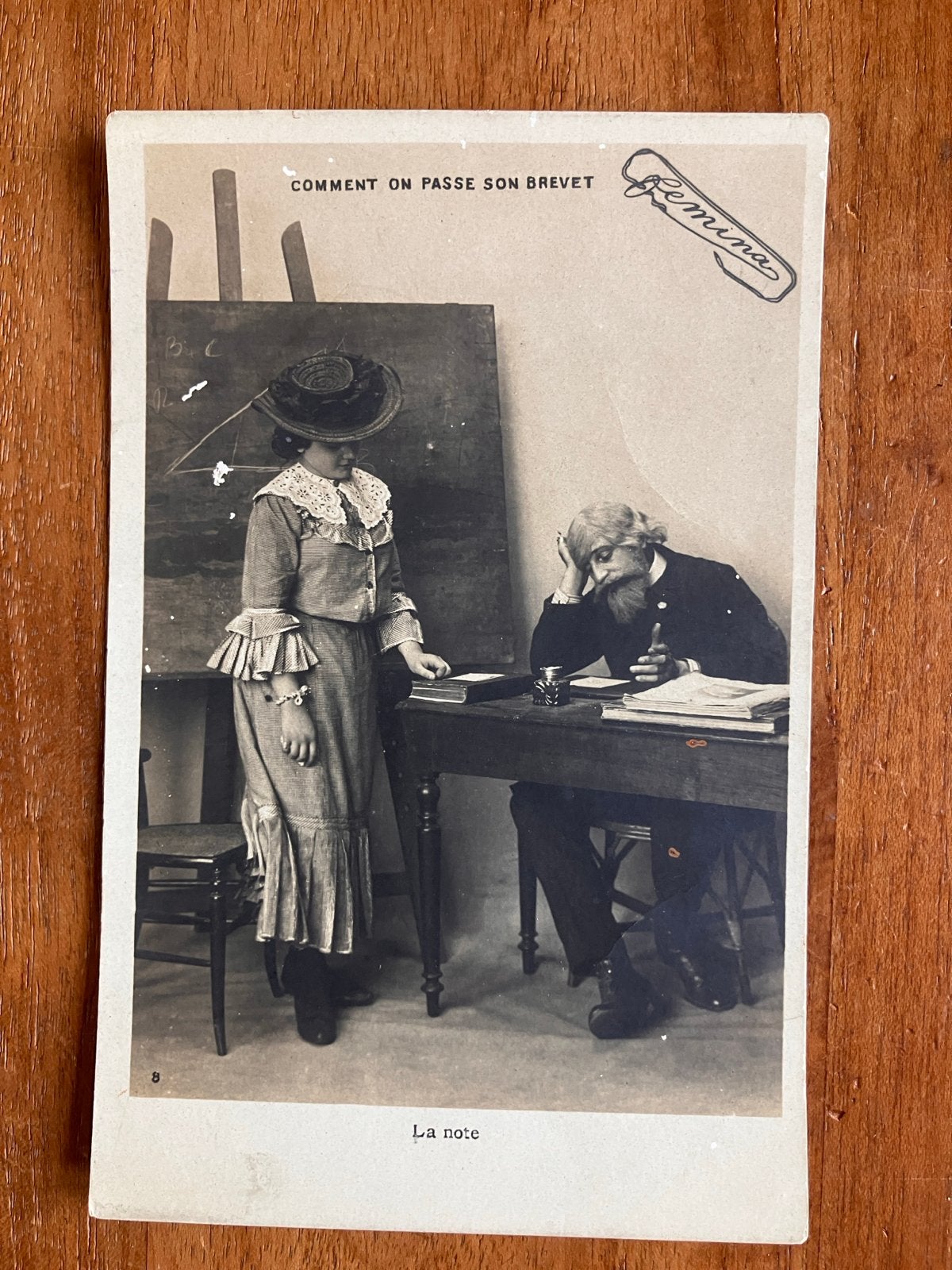Antieke Franse Ansichtkaart: 'Comment on passe son brevet', Ophalen of Verzenden, Voor 1920, Gelopen, Ambachten of Beroep