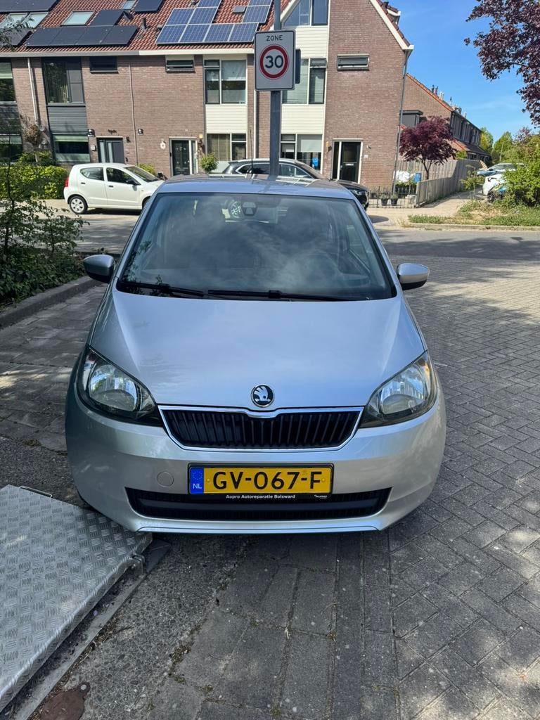 Skoda Citigo 1.0 2012 | Cruise | Stoel | Parkeersensoren, Voorwielaandrijving, 4 stoelen, Handgeschakeld, Particulier