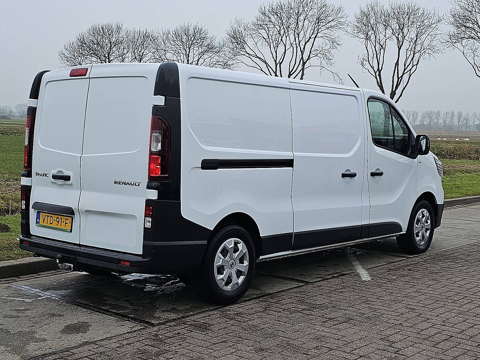 RENAULT TRAFIC 2.0 DCI l2h1 navi euro6 nap!, Gebruikt, Euro 6, Renault, Wit