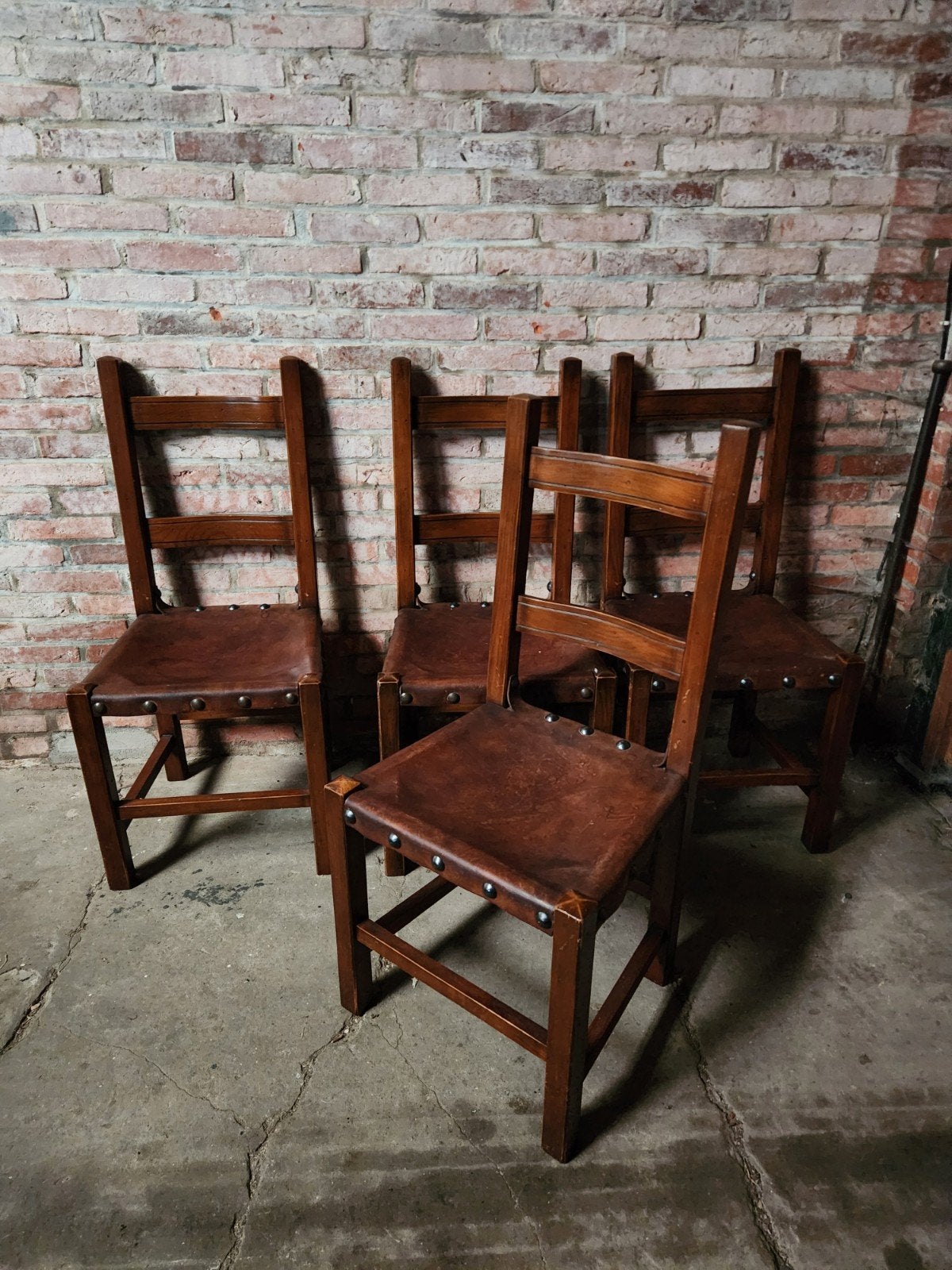Set Van 4 Antieke Knopstoelen Met Leren Zitting, Antiek en Kunst, Ophalen