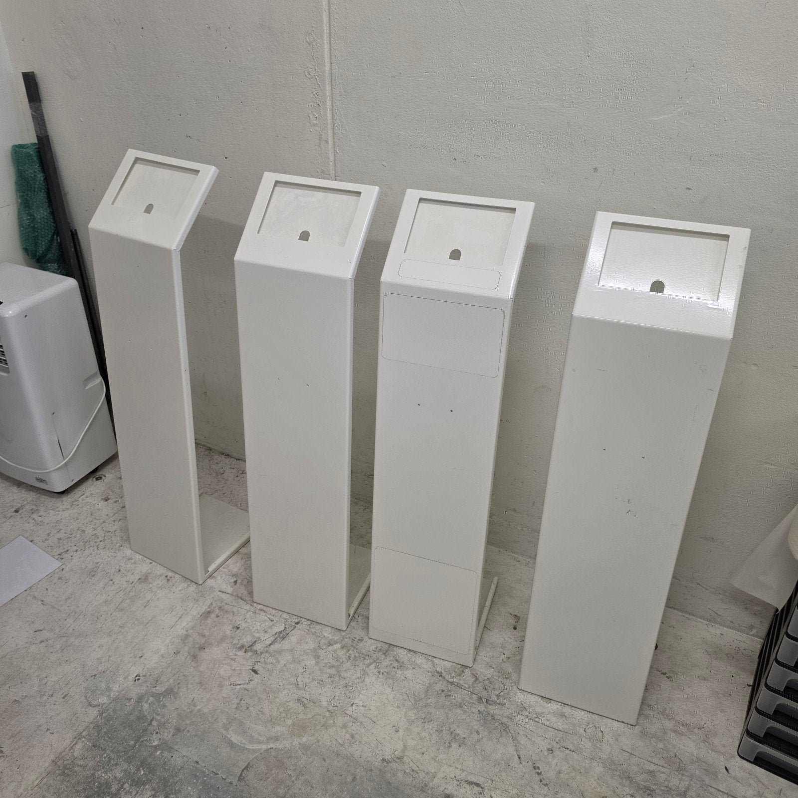 4x Metalen Tabletzuil, Ophalen, Gebruikt, Onbekend, Onbekend