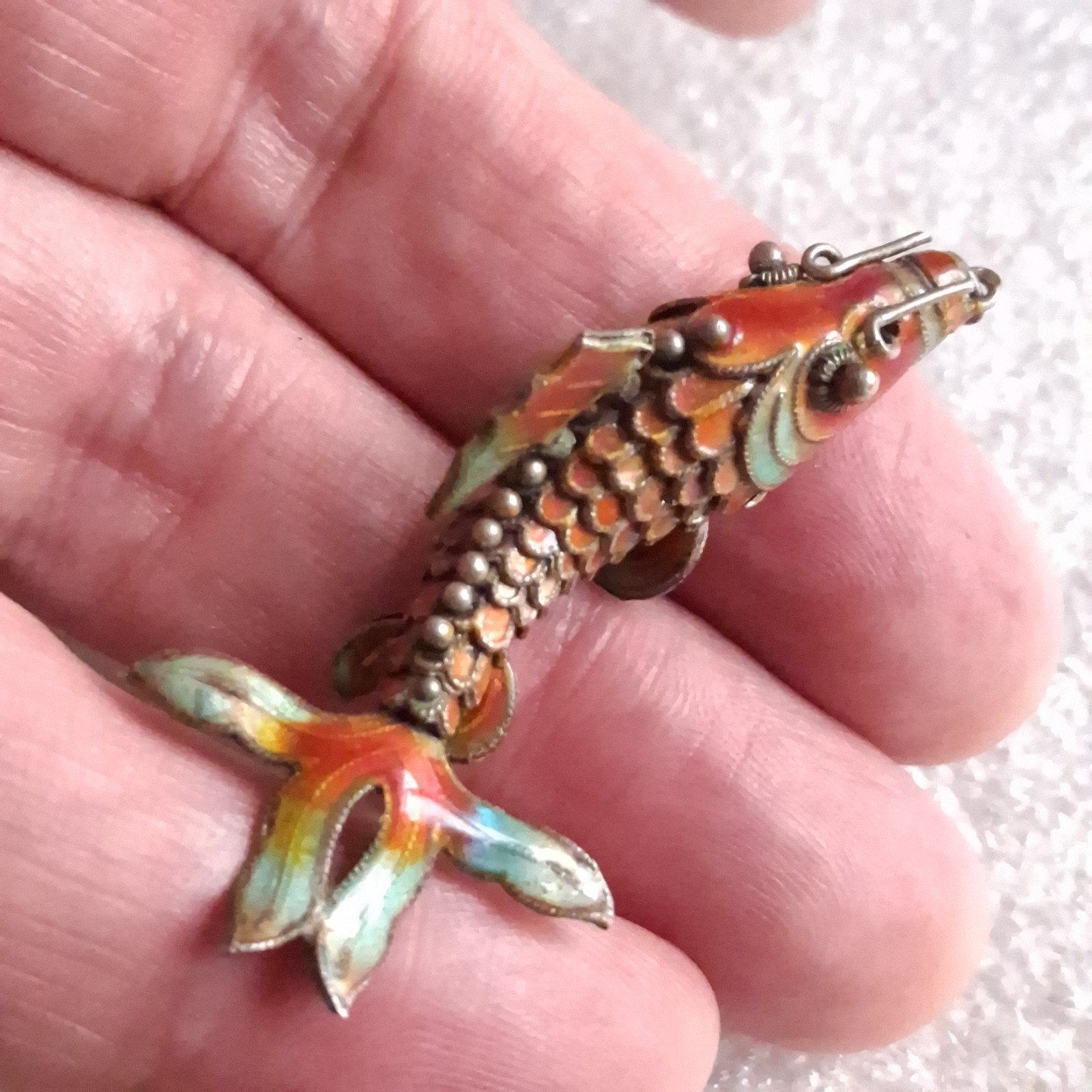 Oude Vis met Segmenten Chinees Zilver en Cloisonné Emaille, Verzenden, Zilver, Zilver