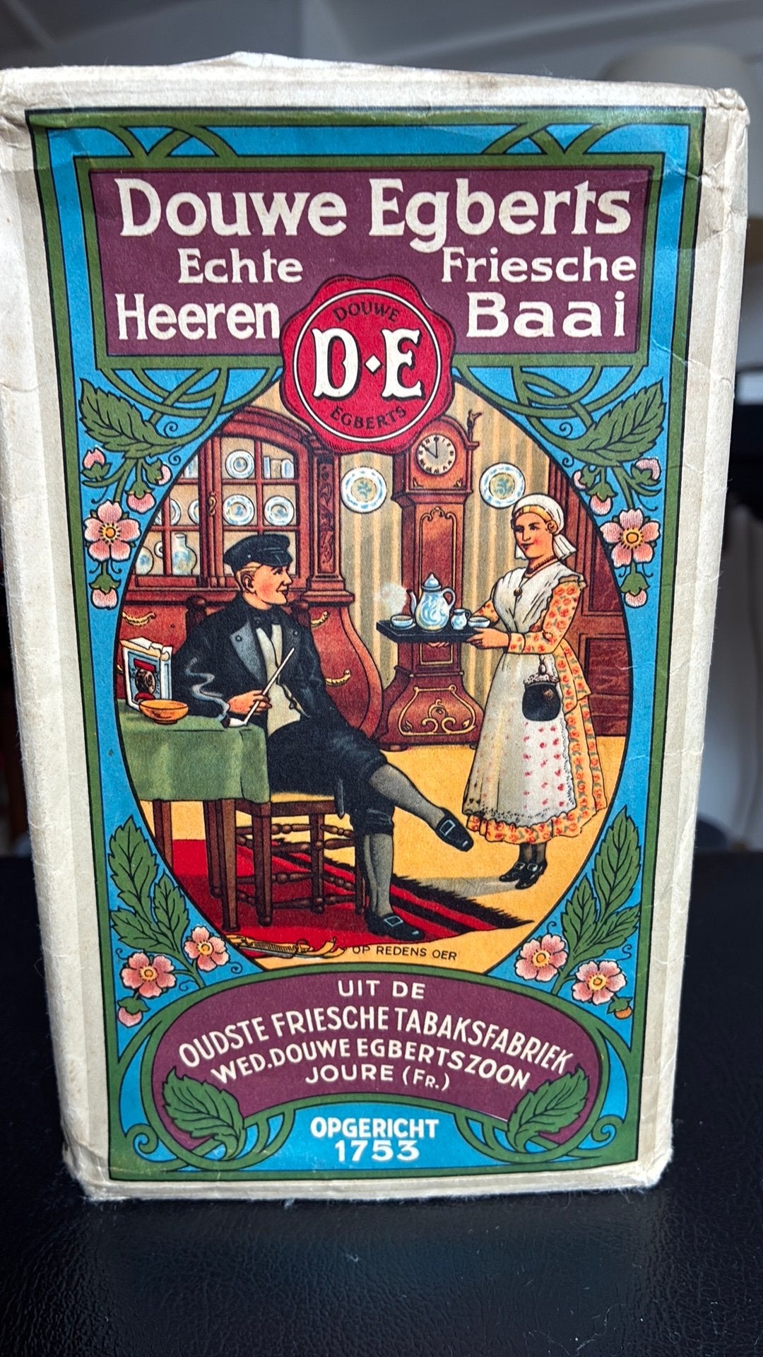 Douwe Egberts friesche heeren baai NIET VOOR CONSUMPTIE, Verzamelen, Ophalen of Verzenden, Zo goed als nieuw, Tabaksdoos of Verpakking