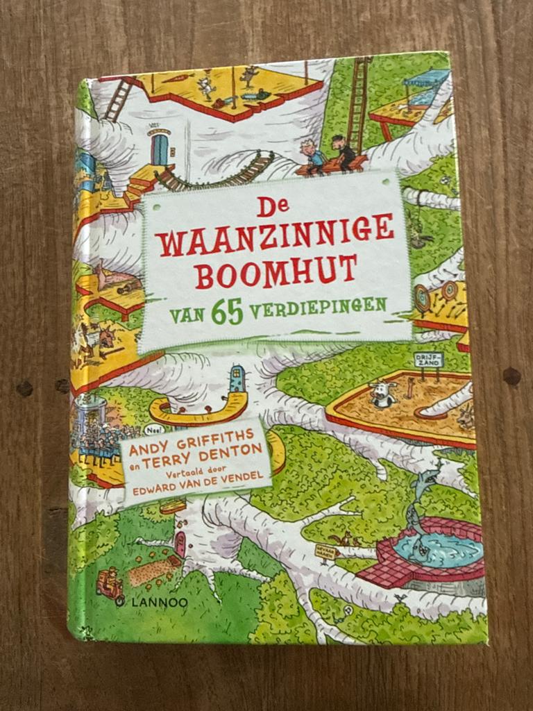 De Waanzinnige Boomhut van 65 Verdiepingen deel 3, Boeken, Ophalen of Verzenden, Zo goed als nieuw, Fictie