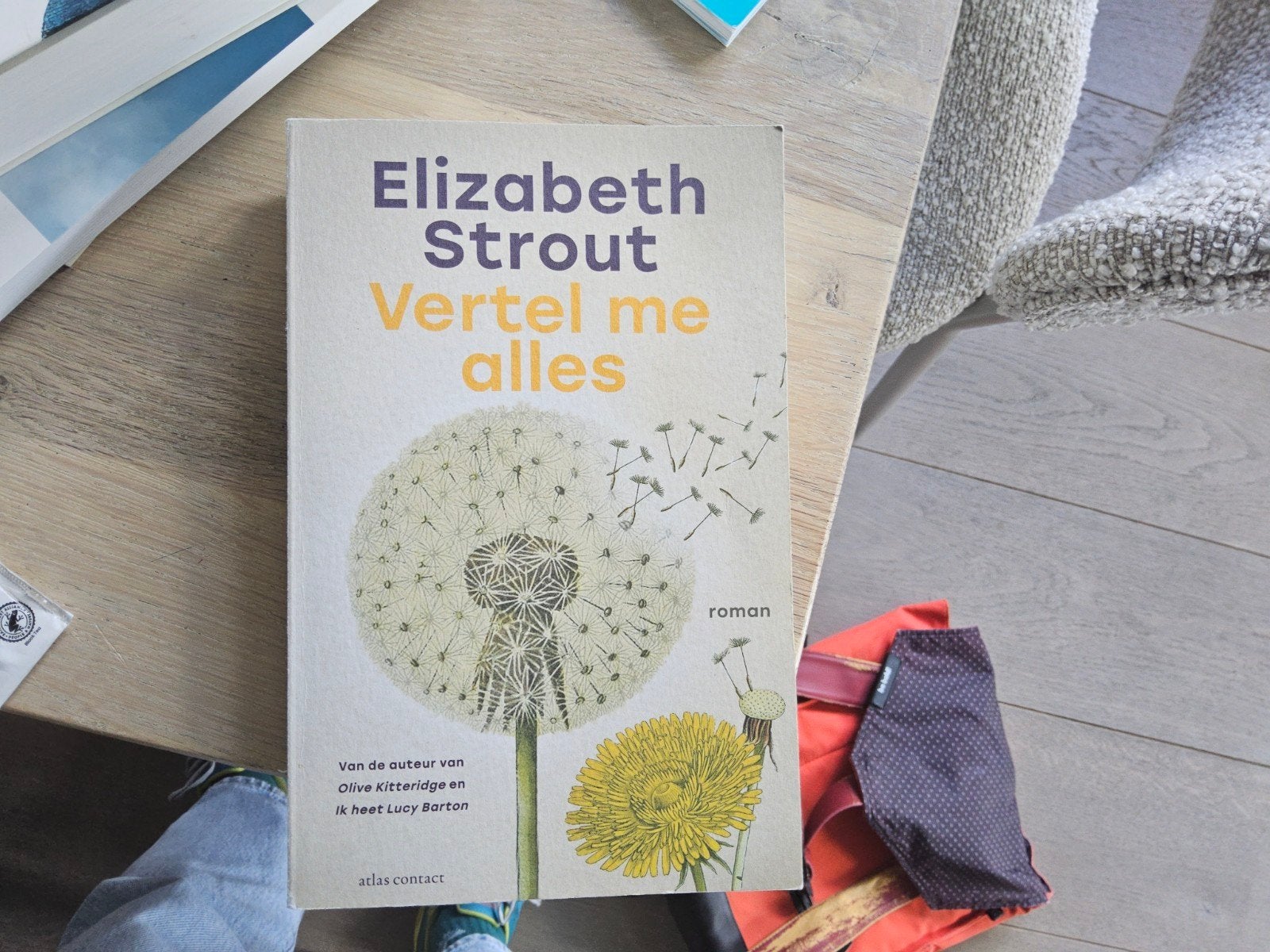 Vertel me alles - Elizabeth Strout (roman), Ophalen of Verzenden, Zo goed als nieuw, Elizabeth Strout, Nederland