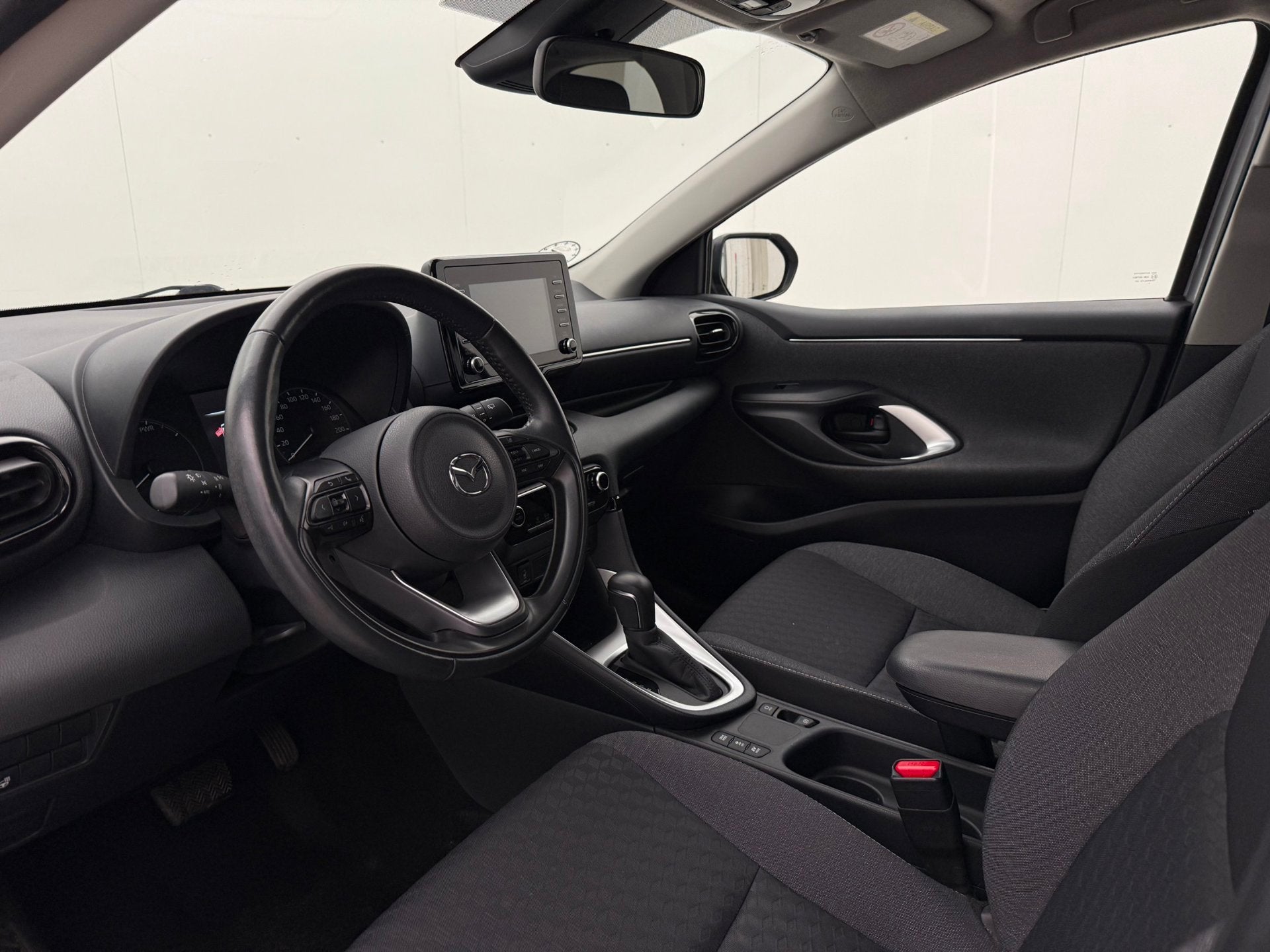 Mazda 2 Hybrid 1.5 Pure | Camera | Adaptive Cruise | CarPlay, Auto's, Gebruikt, Zwart, 450 kg, 1490 cc