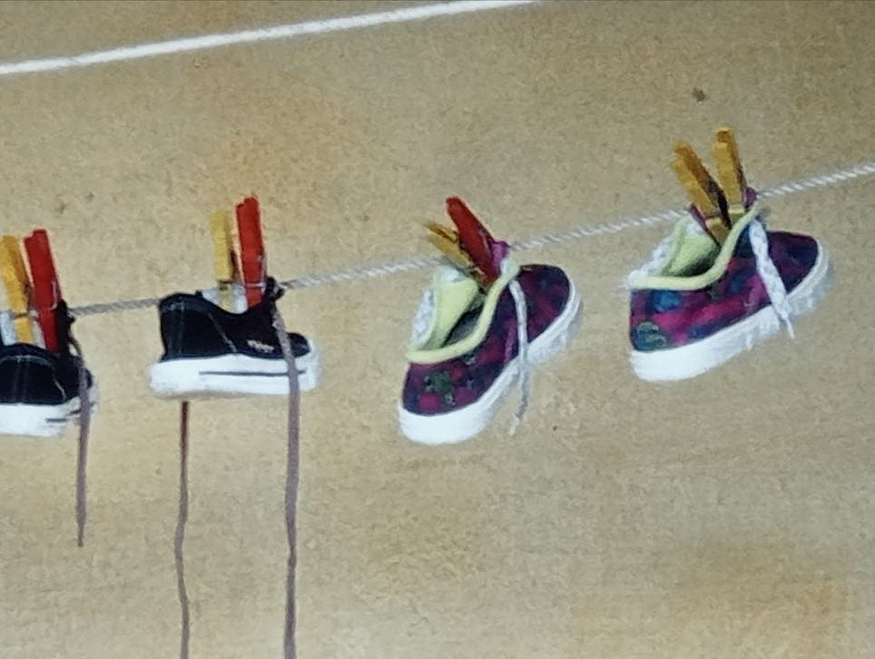 Schoenen aan een waslijn, Ophalen of Verzenden, Voor 1940, Overige onderwerpen