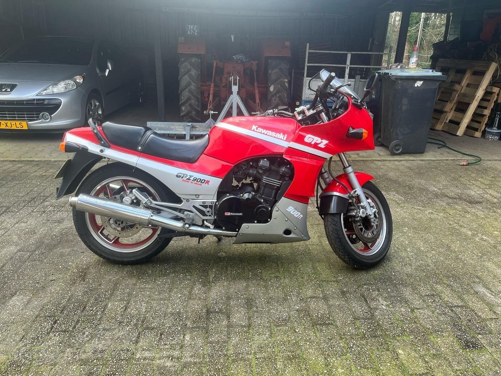 Kawasaki GPZ900R voor de liefhebber of handige sleutelaar