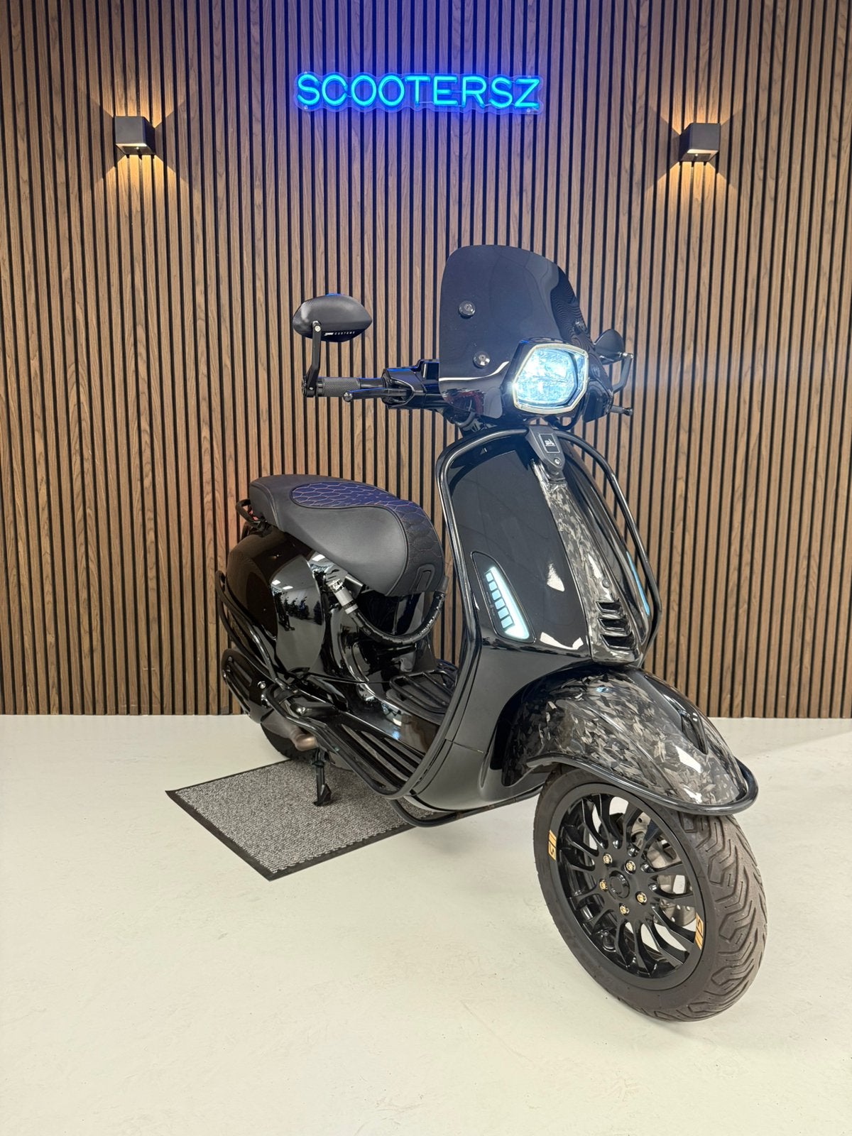 Vespa Sprint Black on Black|2023|6403Km|Brom|Full Option, Fietsen en Brommers, Scooters | Vespa, Zo goed als nieuw, Overige modellen