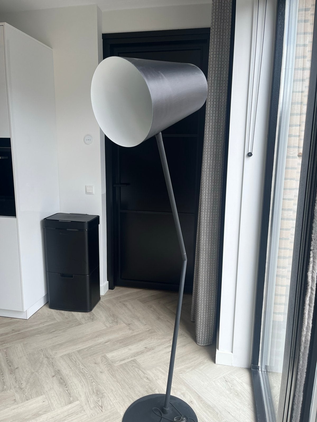 Moderne vloerlamp - Gekocht bij Piet Klerkx, Ophalen, Zo goed als nieuw, Metaal, 150 tot 200 cm
