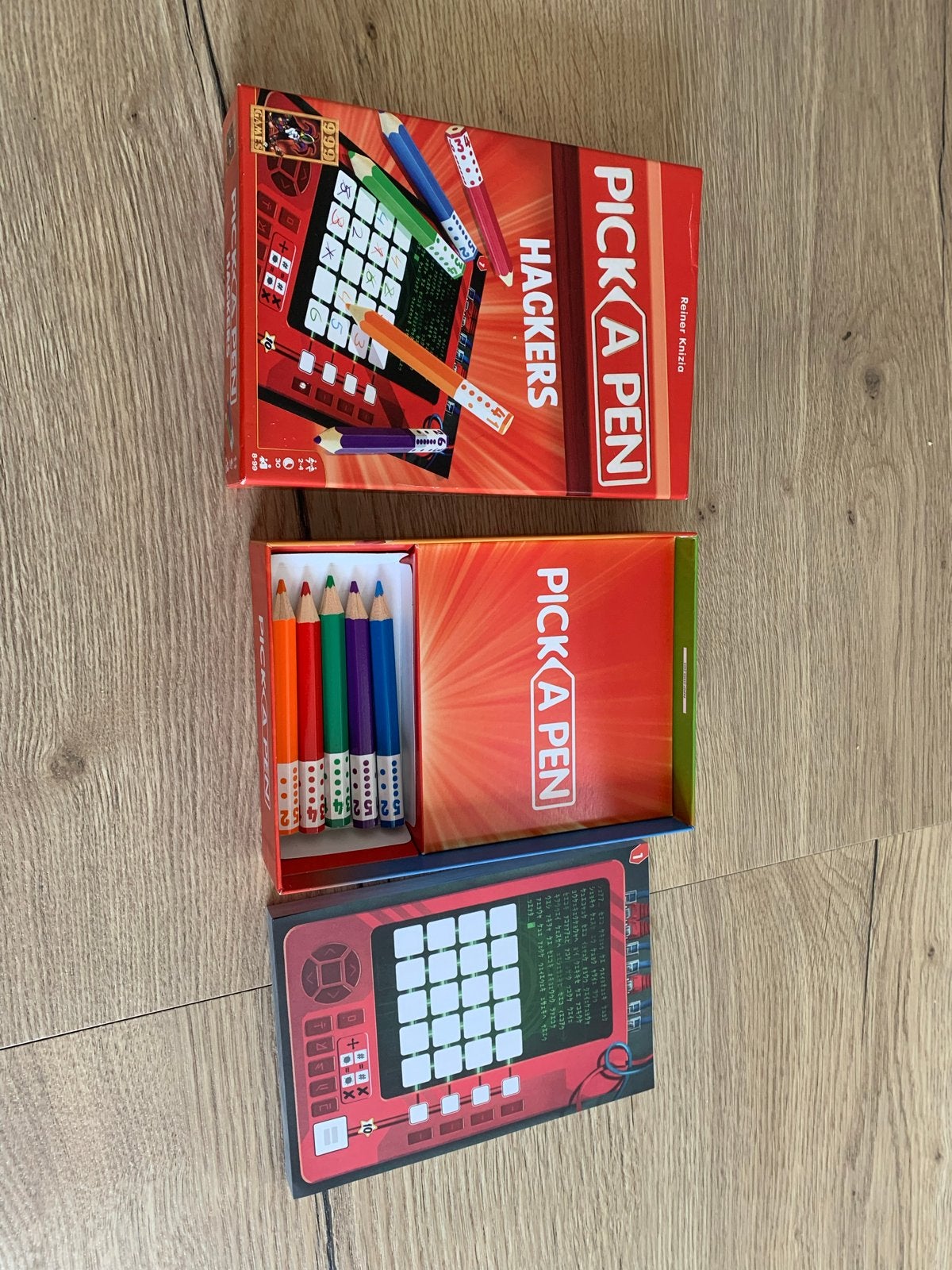 Pick A Pen Hackers - Roll & Write Spel van Reiner Knizia, Drie of vier spelers, Ophalen of Verzenden, Nieuw