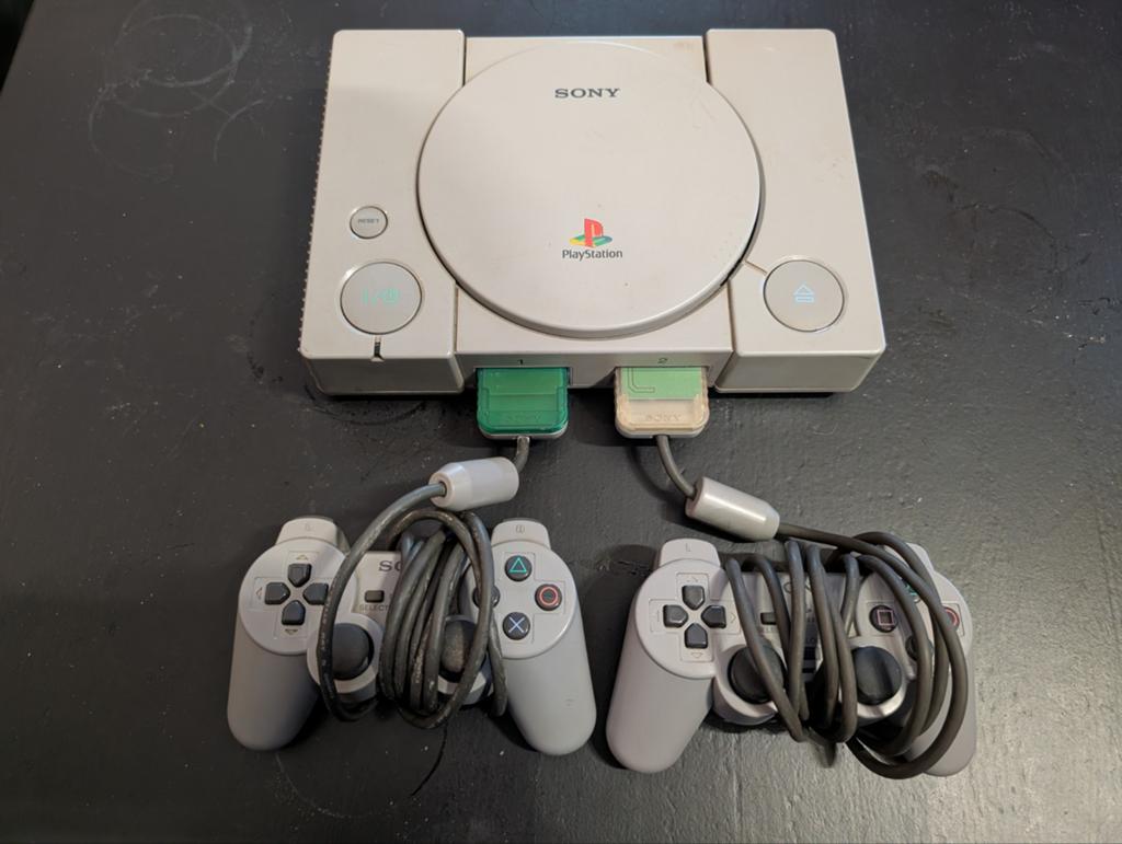 Sony PlayStation 1 met 8 spellen ( zeer goede staat ), Spelcomputers en Games, Spelcomputers | Sony PlayStation 1, Ophalen of Verzenden