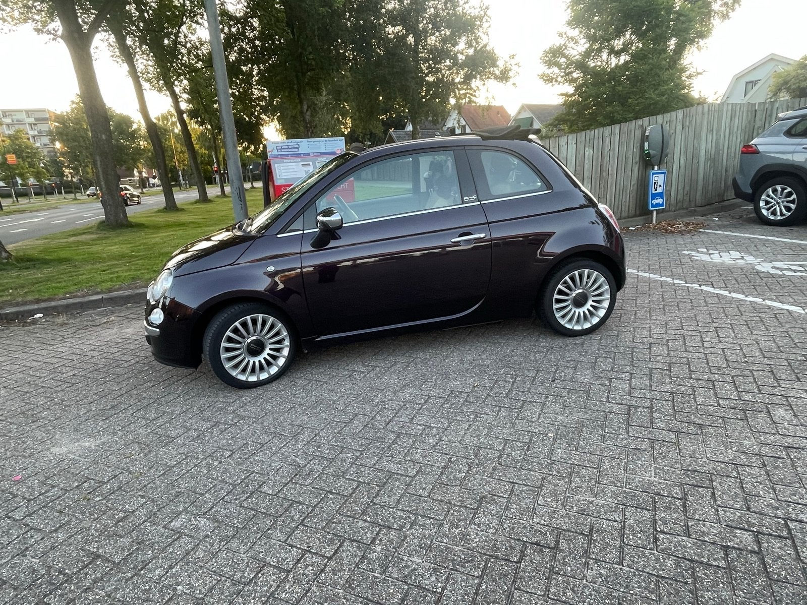 Paarse fiat 500C 0.9 85pk Turbo Twinair 2013, Auto's, Fiat, 31 €/maand, Overige kleuren, Cabriolet, Handgeschakeld