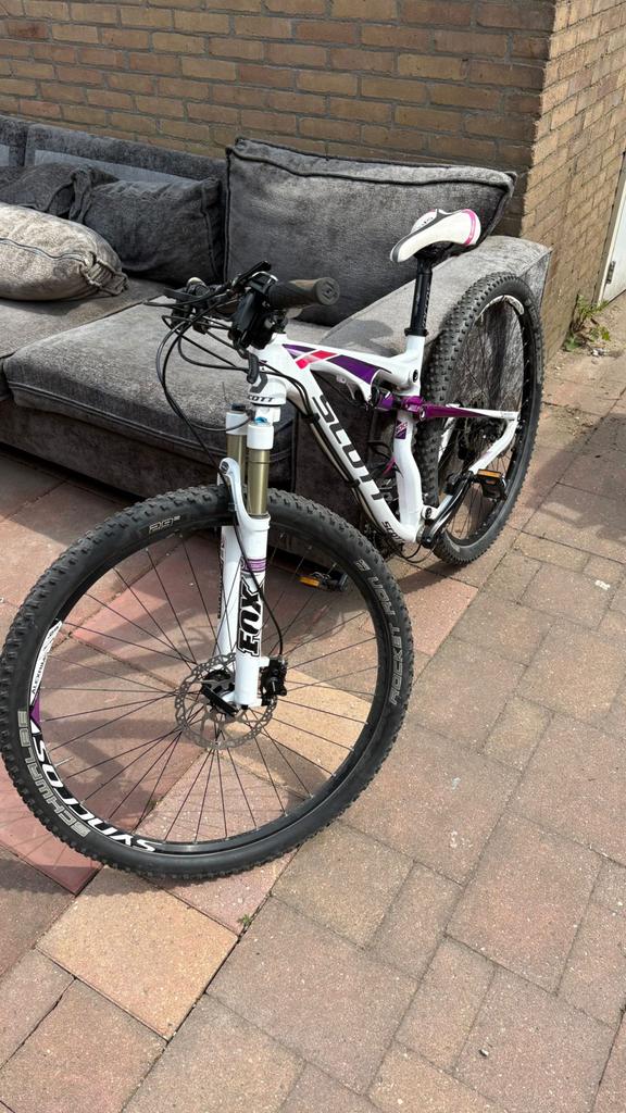 Scott Spark 29 inch mountainbike - Roze/Wit, Fietsen en Brommers, Fietsen | Mountainbikes en ATB, Fully, Zo goed als nieuw, Dames