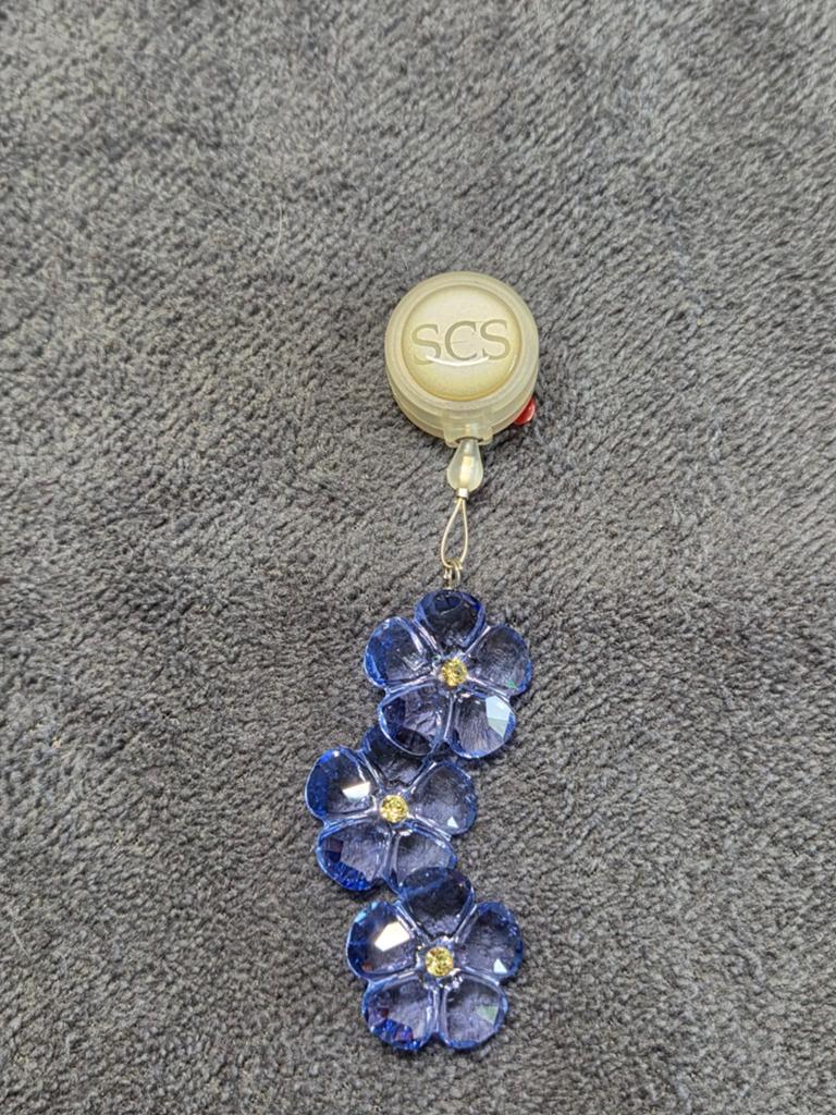 Swarovski Sleutelhanger met Blauwe Bloemen, Ophalen of Verzenden, Zo goed als nieuw, Sieraad of Horloge