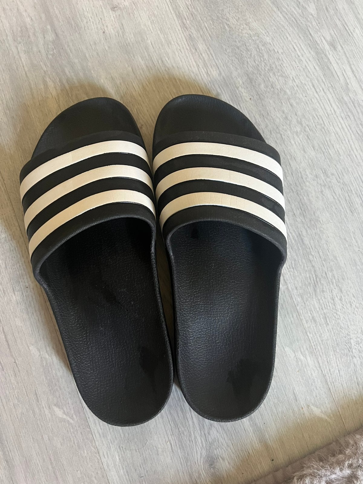 Adidas badslippers maat 38, Ophalen, Overige maten, Zwart