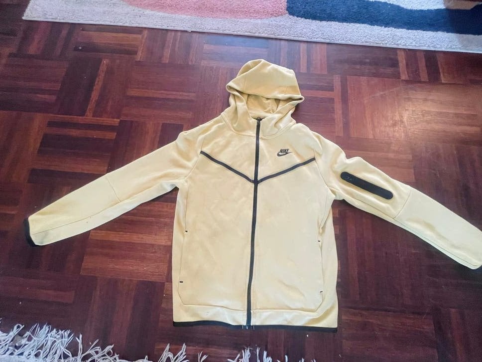 Nike tech vestje geel zwart XL 158-170, Ophalen of Verzenden, Zo goed als nieuw, Maat 56/58 (XL), Geel