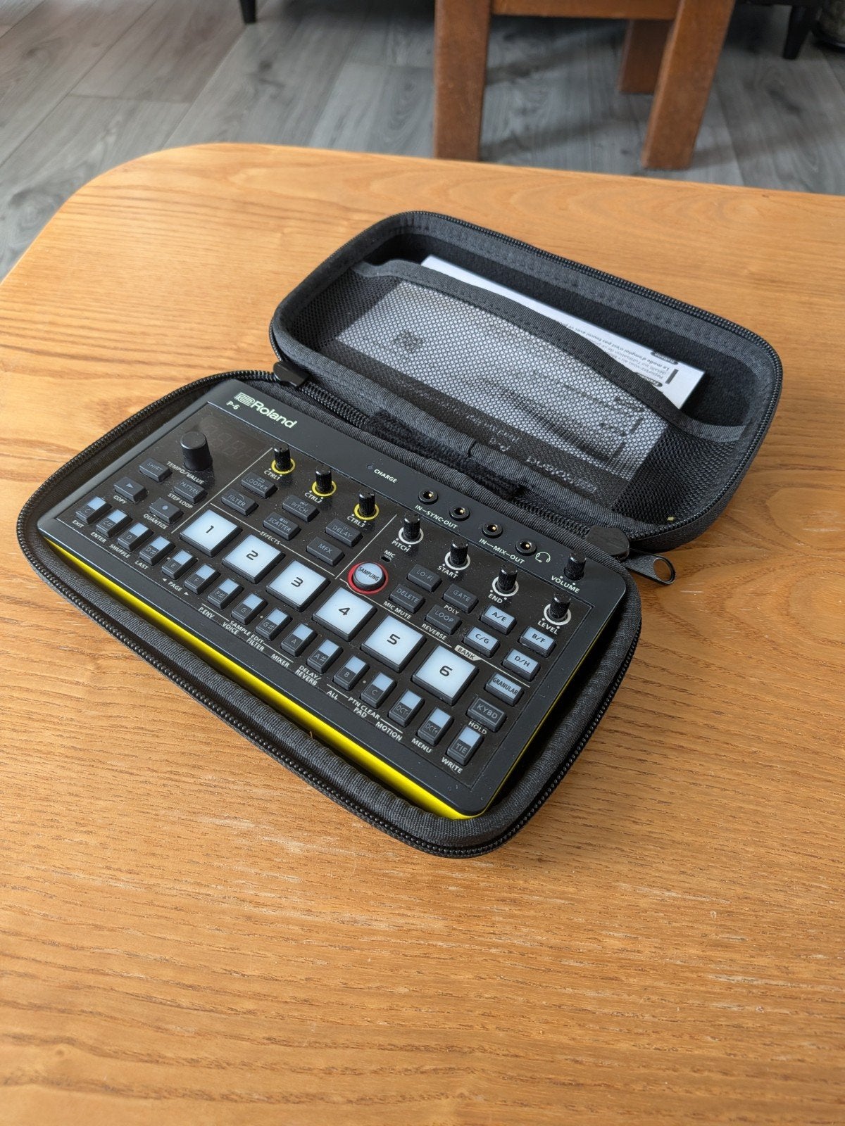 Roland AIRA Compact P-6, Muziek en Instrumenten, Samplers, Ophalen of Verzenden, Zo goed als nieuw