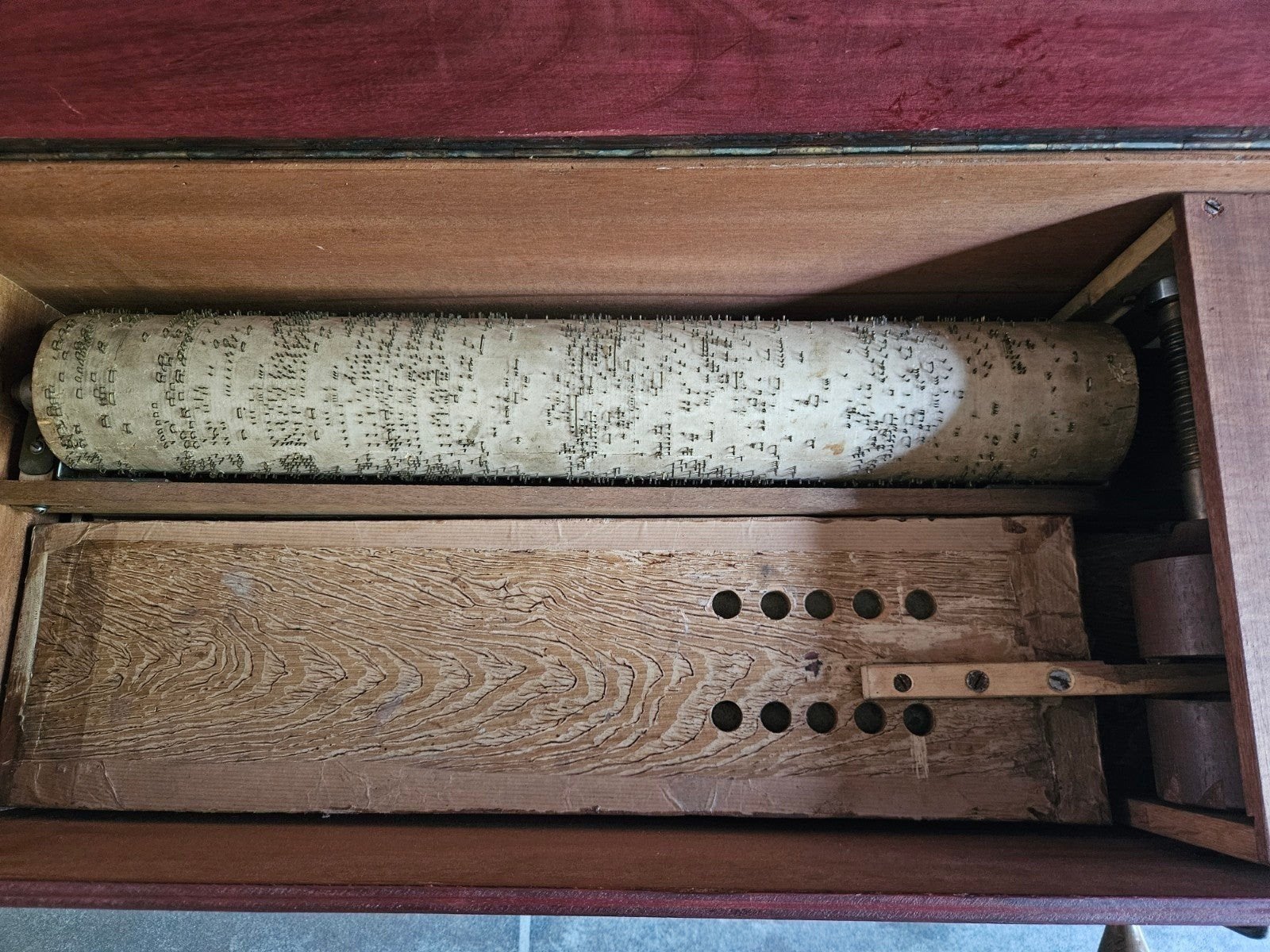 draaiorgel 75 cm lang de blaas balkjes zijn goed, Ophalen of Verzenden
