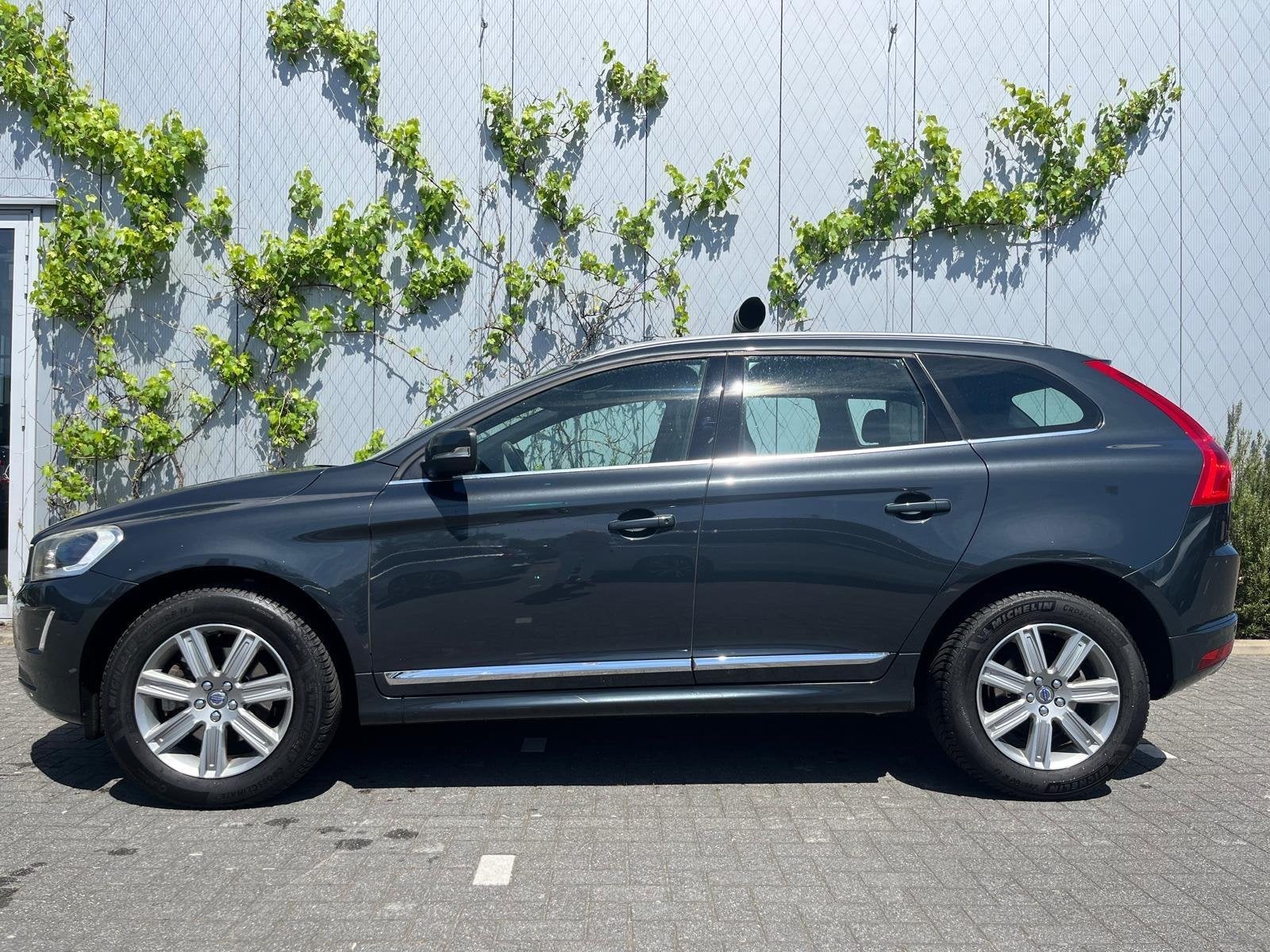 Volvo XC60 2.0 T5 FWD Summum | Trekhaak | Achteruitrijcamera, Auto's, Volvo, 12 maanden, Gebruikt, 4 cilinders, Bedrijf