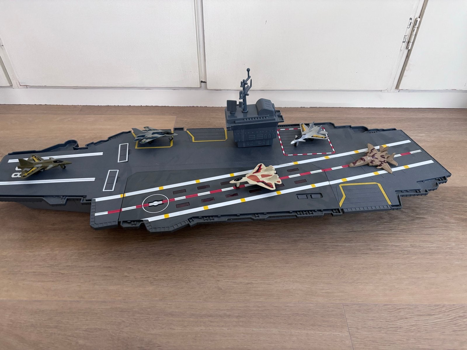 Vliegdekschip met Vliegtuigen Speelset, Kinderen en Baby's, Ophalen, Zo goed als nieuw