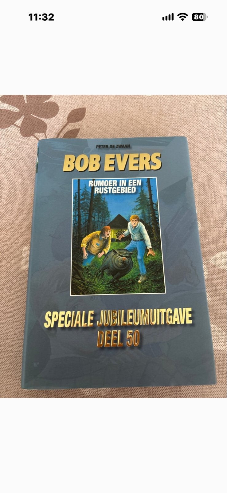 Bob Evers - Rumoer in een Rustgebied - Jubileumuitgave, Ophalen of Verzenden, Zo goed als nieuw, Fictie