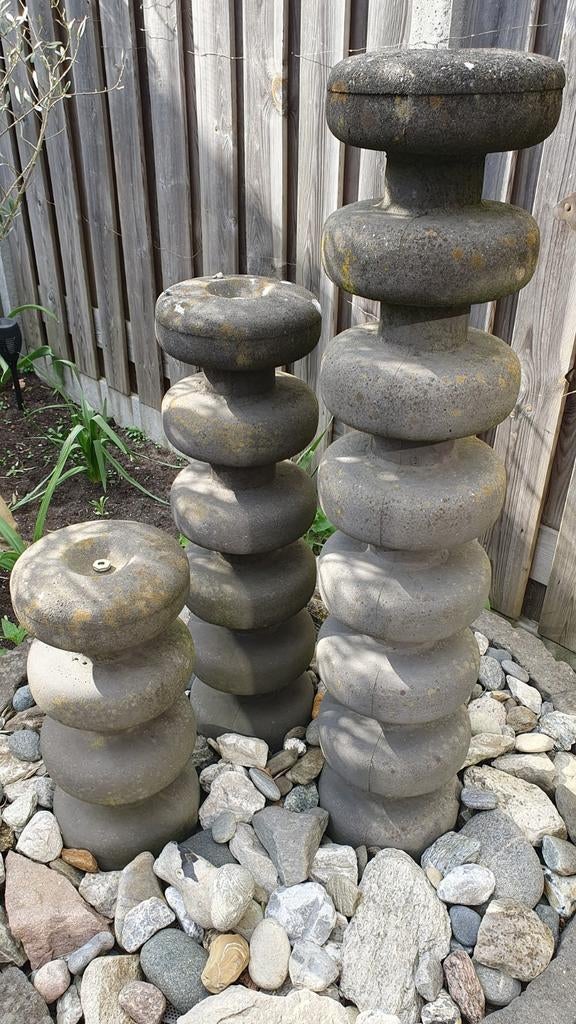 Gratis: Set van 3 betonnen tuindecoraties/waterornamenten, Tuin en Terras, Ophalen of Verzenden, Gebruikt, Beton, Abstract beeld