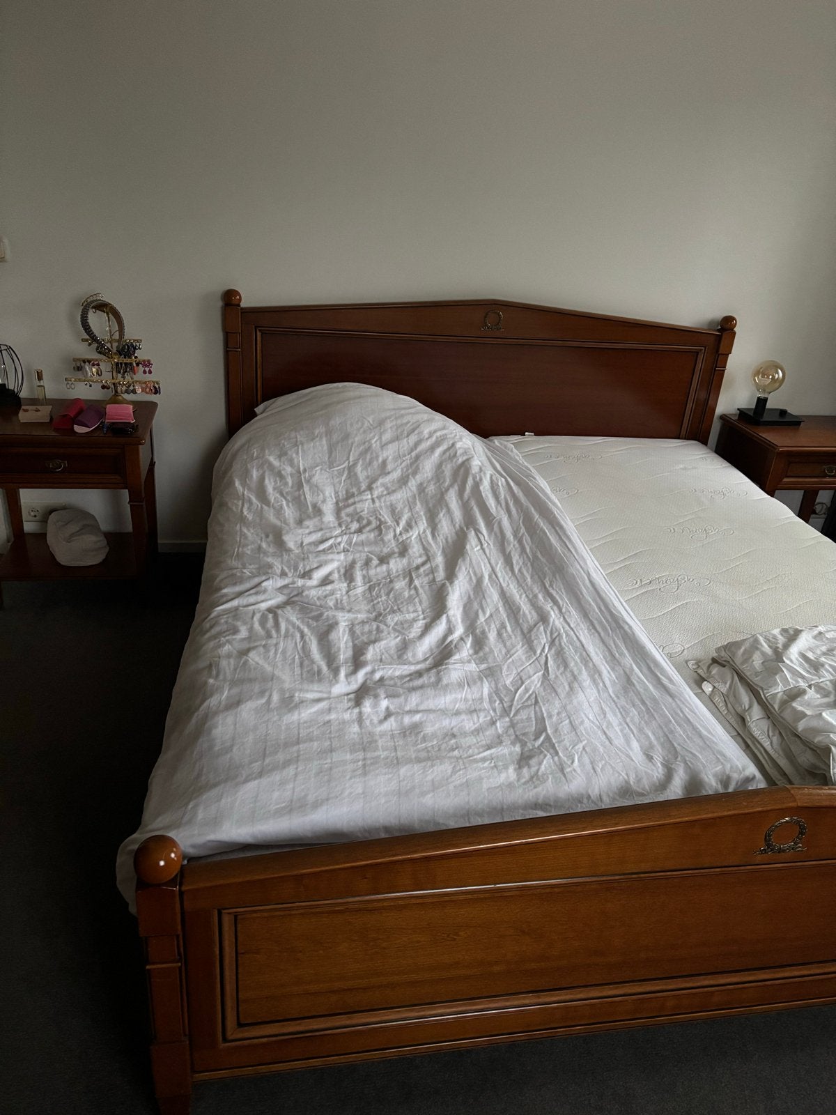 Massief houten tweepersoonsbed lits jumeaux, Ophalen, Gebruikt, Bruin, Tweepersoons