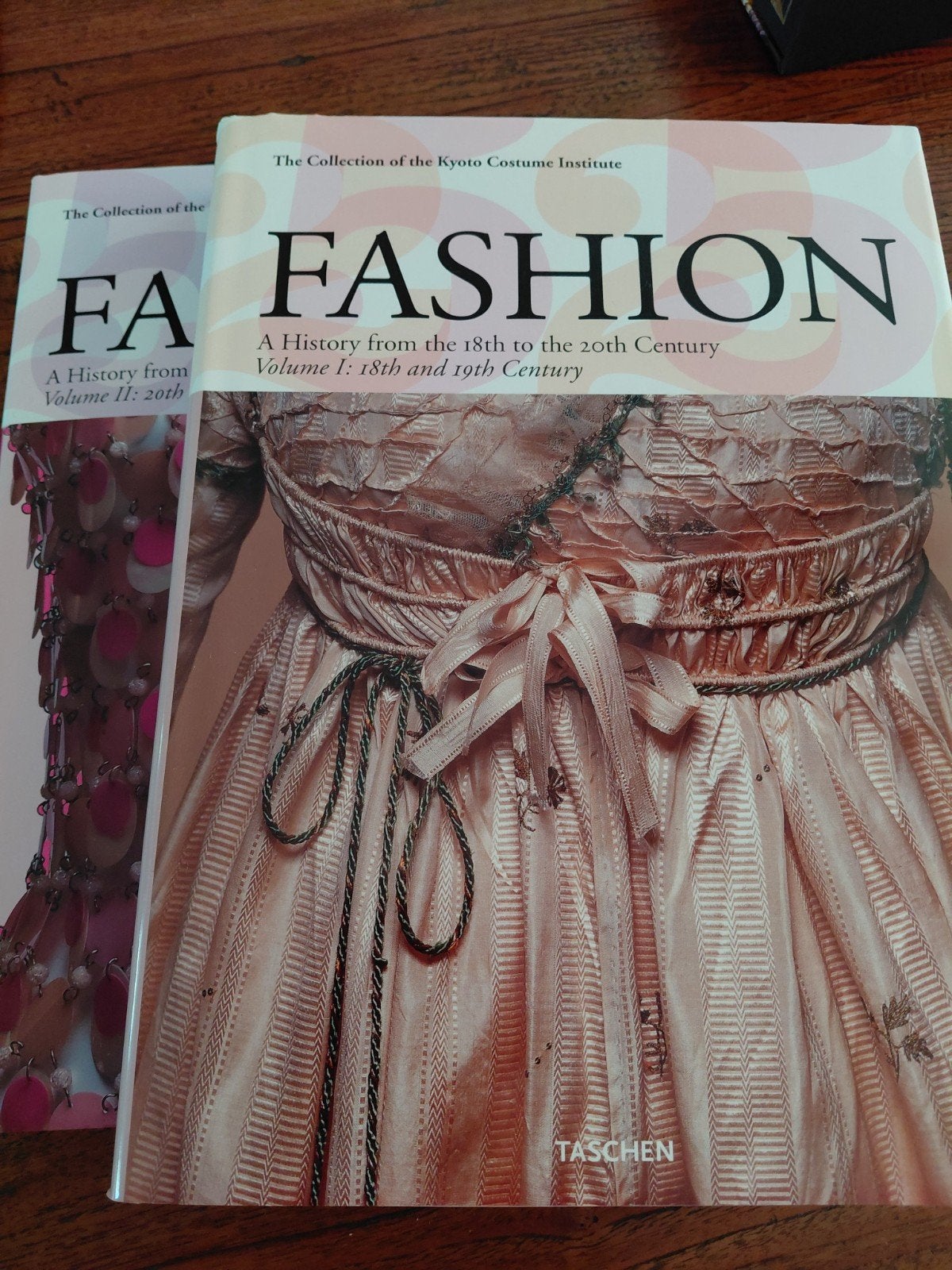 Fashion: A History from the 18th to the 20th Century, Boeken, Ophalen of Verzenden, Zo goed als nieuw, Mode algemeen, Kyoto Costume Institute